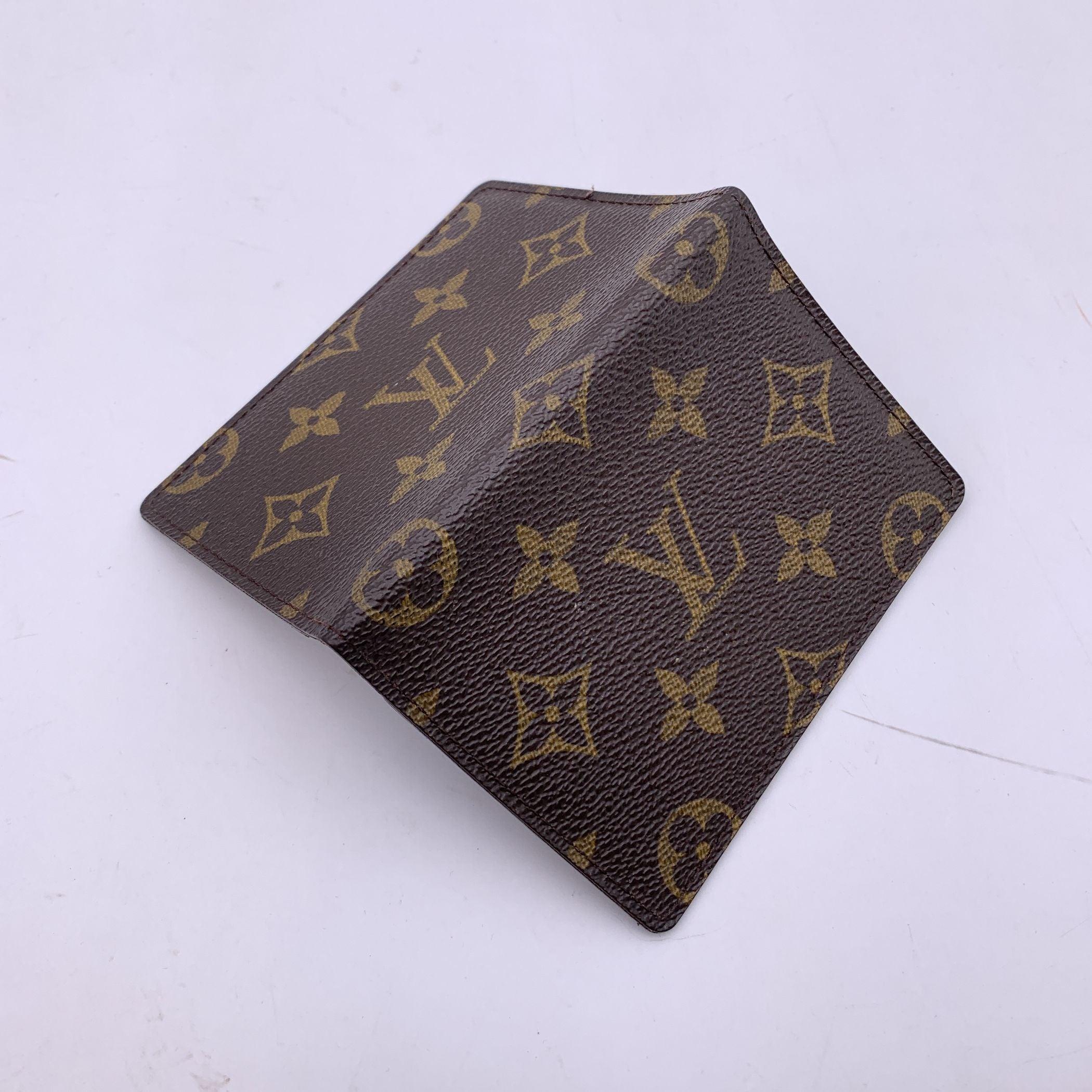 Louis Vuitton Vintage Monogram Bifold Wallet ID Document Holder In Good Condition In Rome, Rome