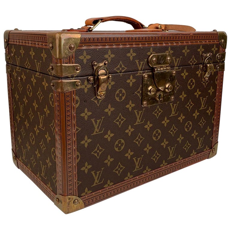 LOUIS VUITTON Monogram Canvas Boite Gold Trim Travel Cosmetic Vanity Trunk  Case For Sale at 1stDibs