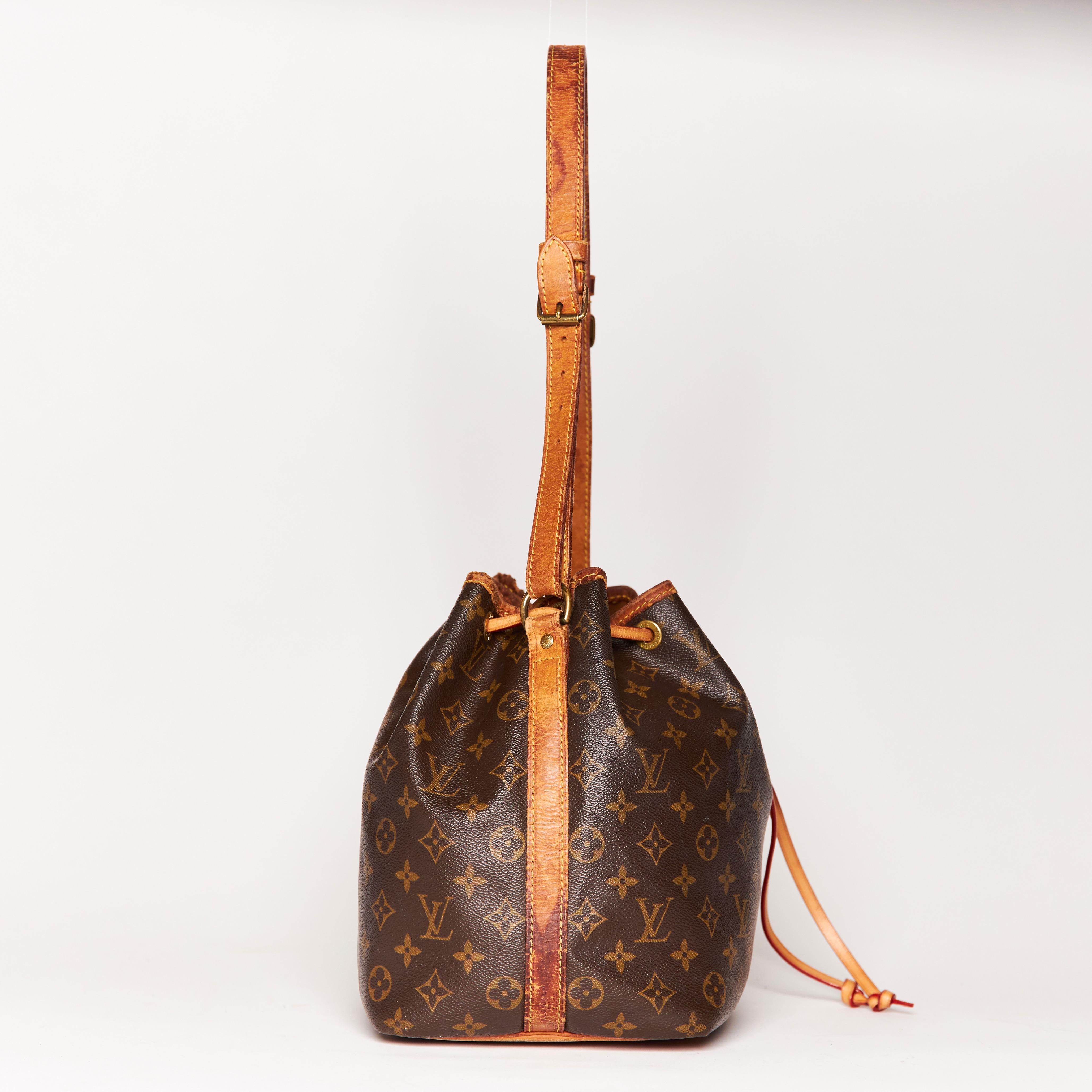 louis vuitton vintage bucket bag