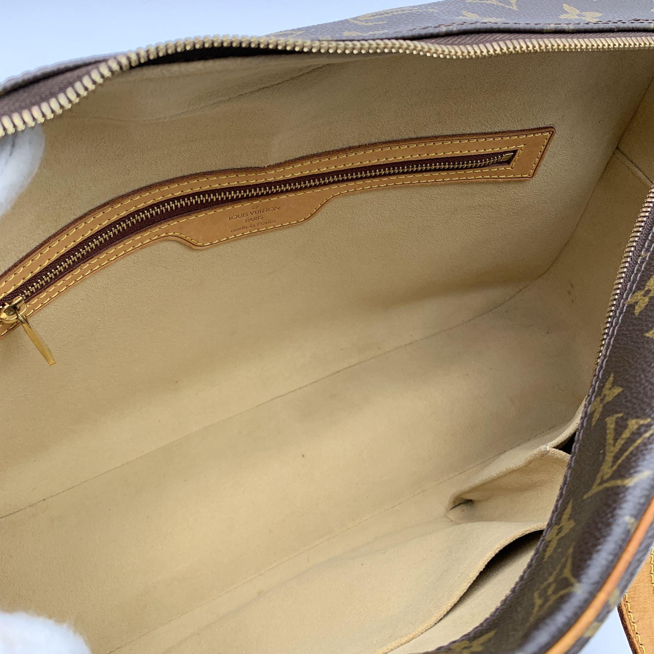 Women's Louis Vuitton Vintage Monogram Canvas Cite GM Shoulder Bag M51181 For Sale