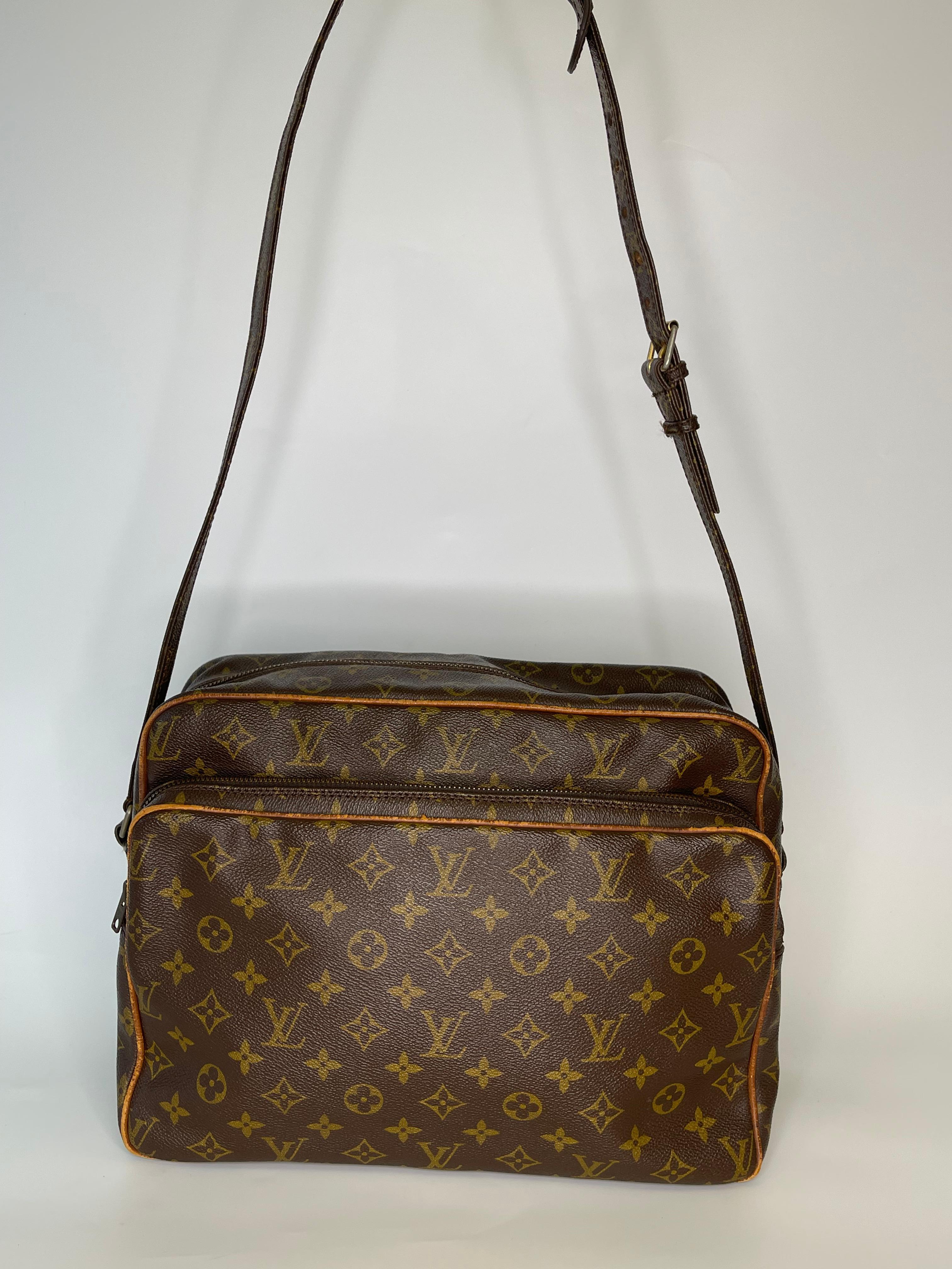 Louis Vuitton, 'Nile' shoulder bag. - Bukowskis