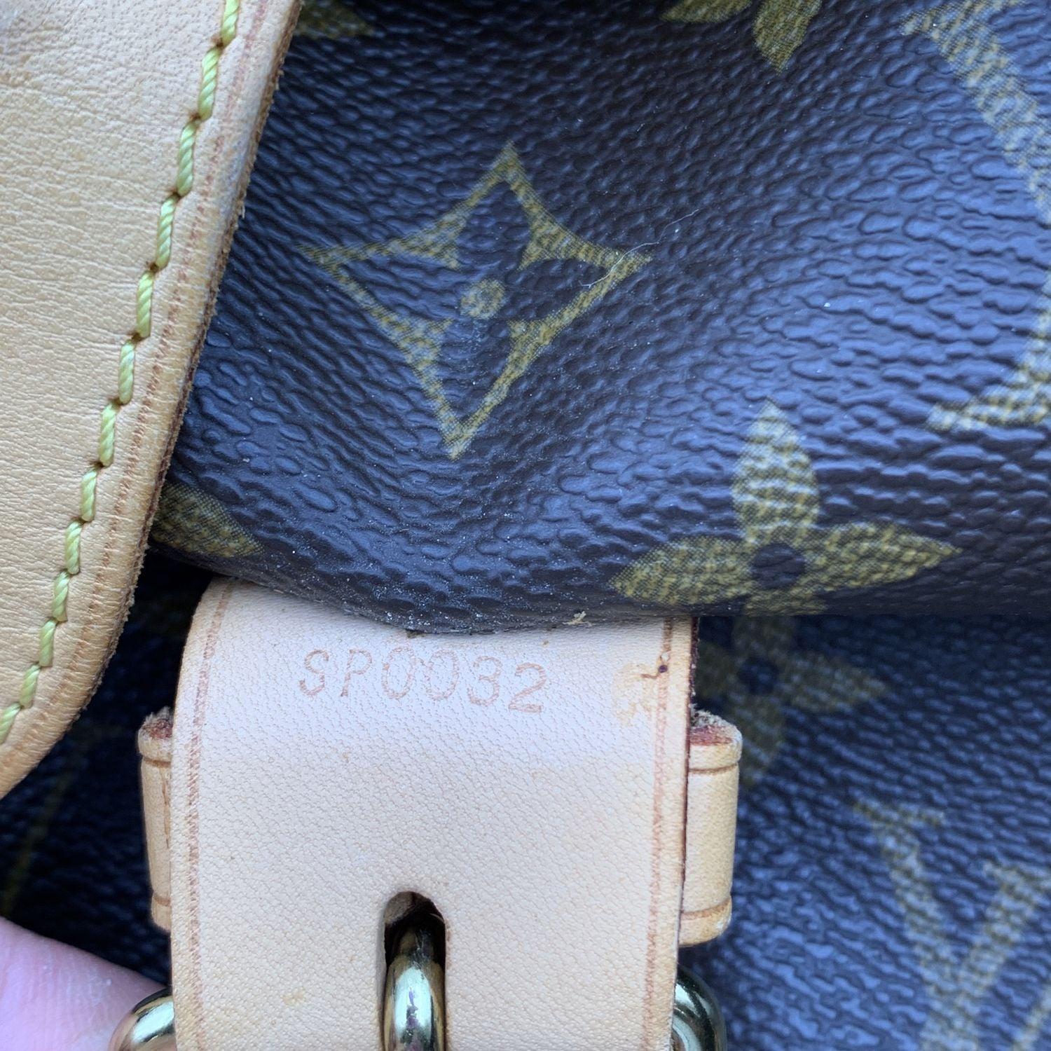 Louis Vuitton - Sac à vêtements en toile vintage avec monogramme - Chasse M41140 en vente 2