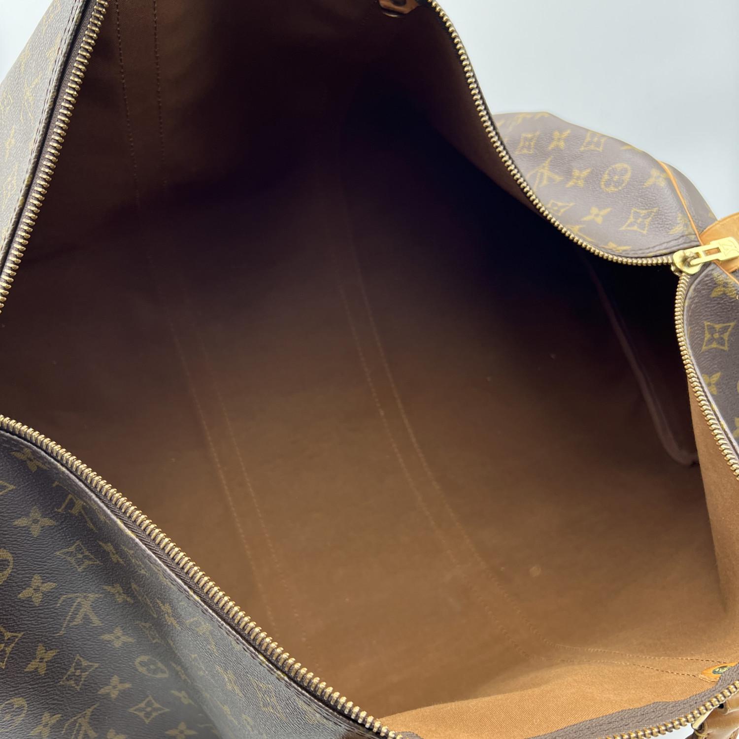 Louis Vuitton Vintage Monogram Canvas Keepall 60 Travel Bag In Excellent Condition In Rome, Rome