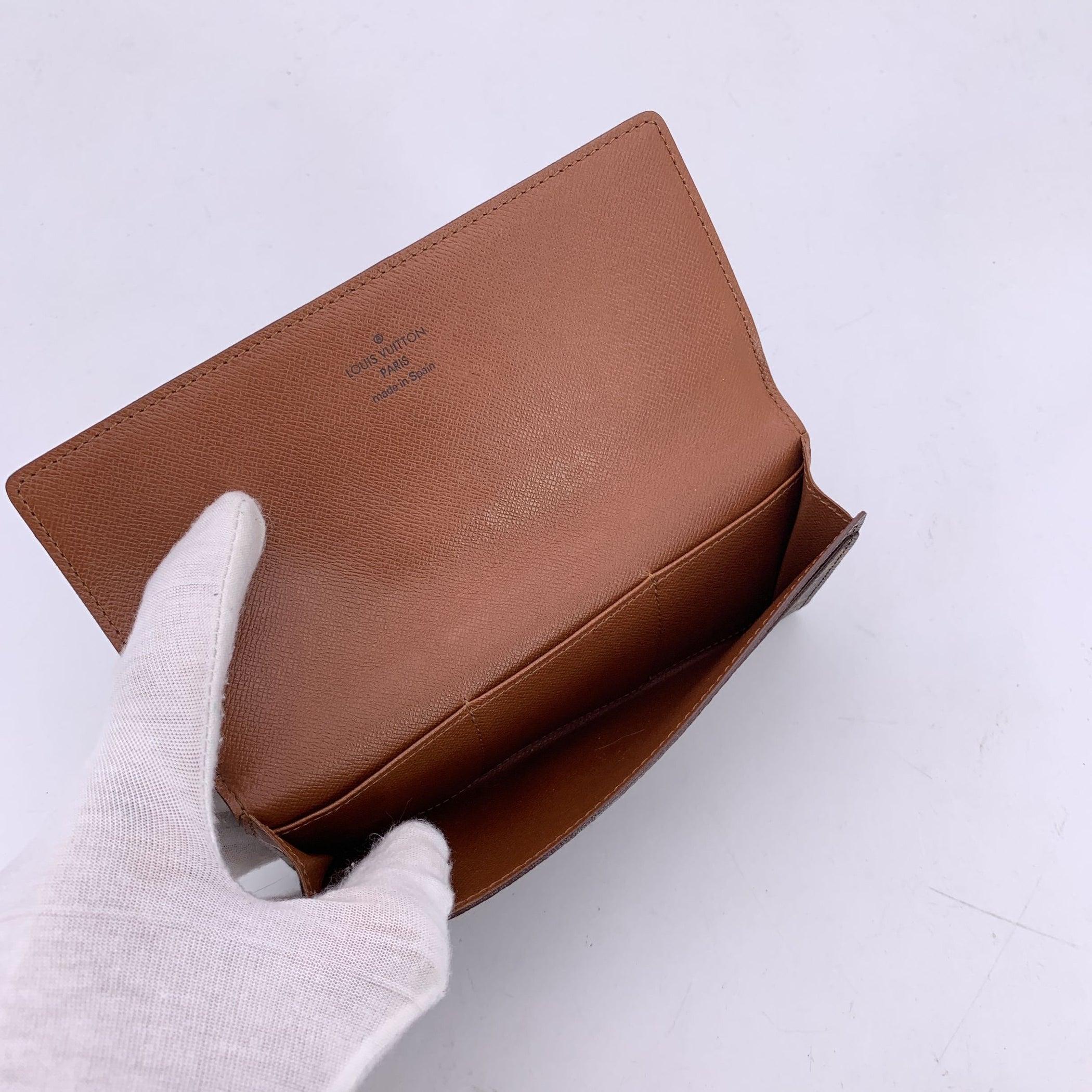 Louis Vuitton Vintage Monogram Canvas Long Bill Flap Wallet In Good Condition For Sale In Rome, Rome