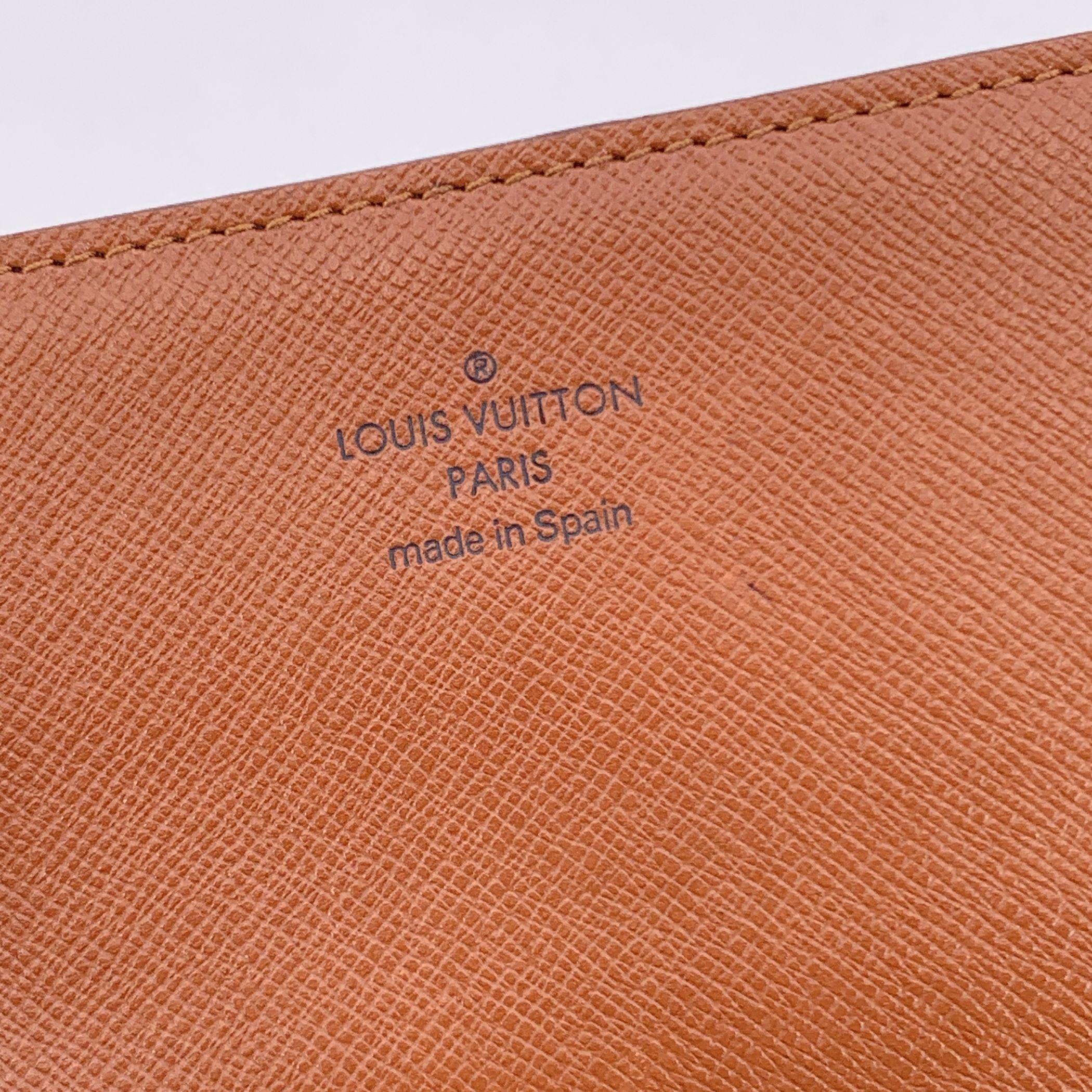 Women's or Men's Louis Vuitton Vintage Monogram Canvas Long Bill Flap Wallet For Sale