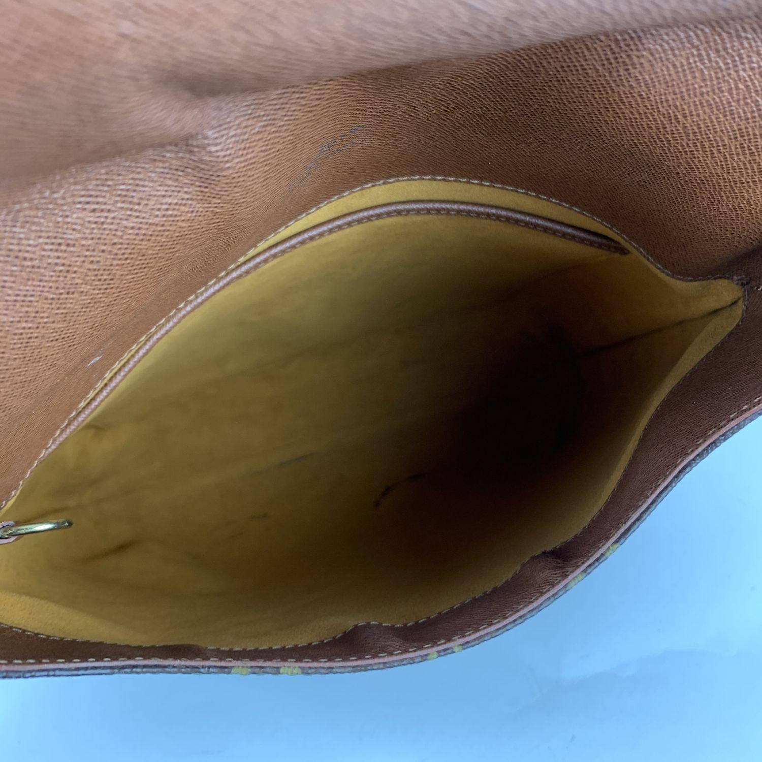 Women's or Men's Louis Vuitton Vintage Monogram Canvas Musette Flap Messenger Bag