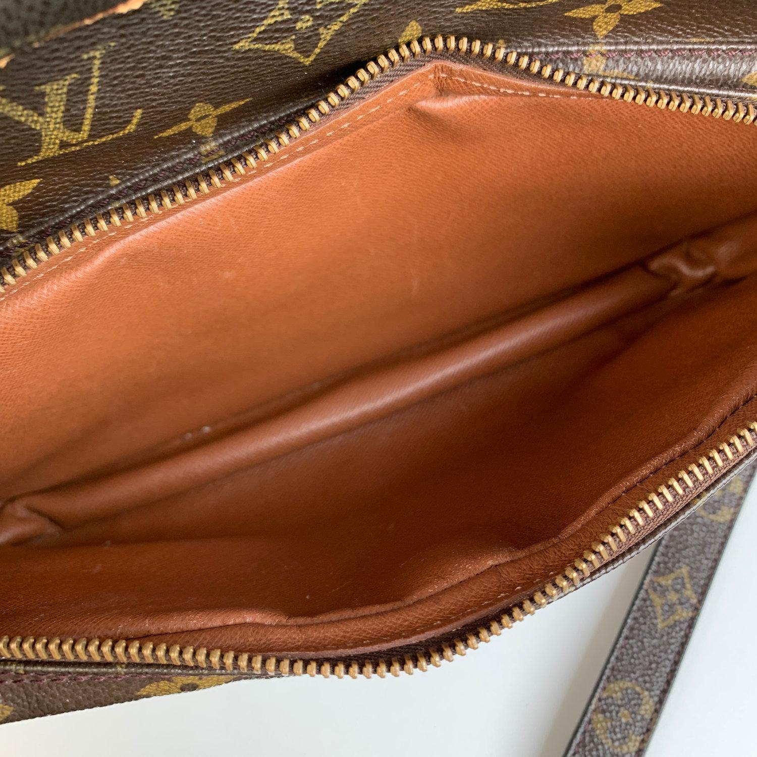 Black Louis Vuitton Vintage Monogram Canvas Nil Messenger Bag