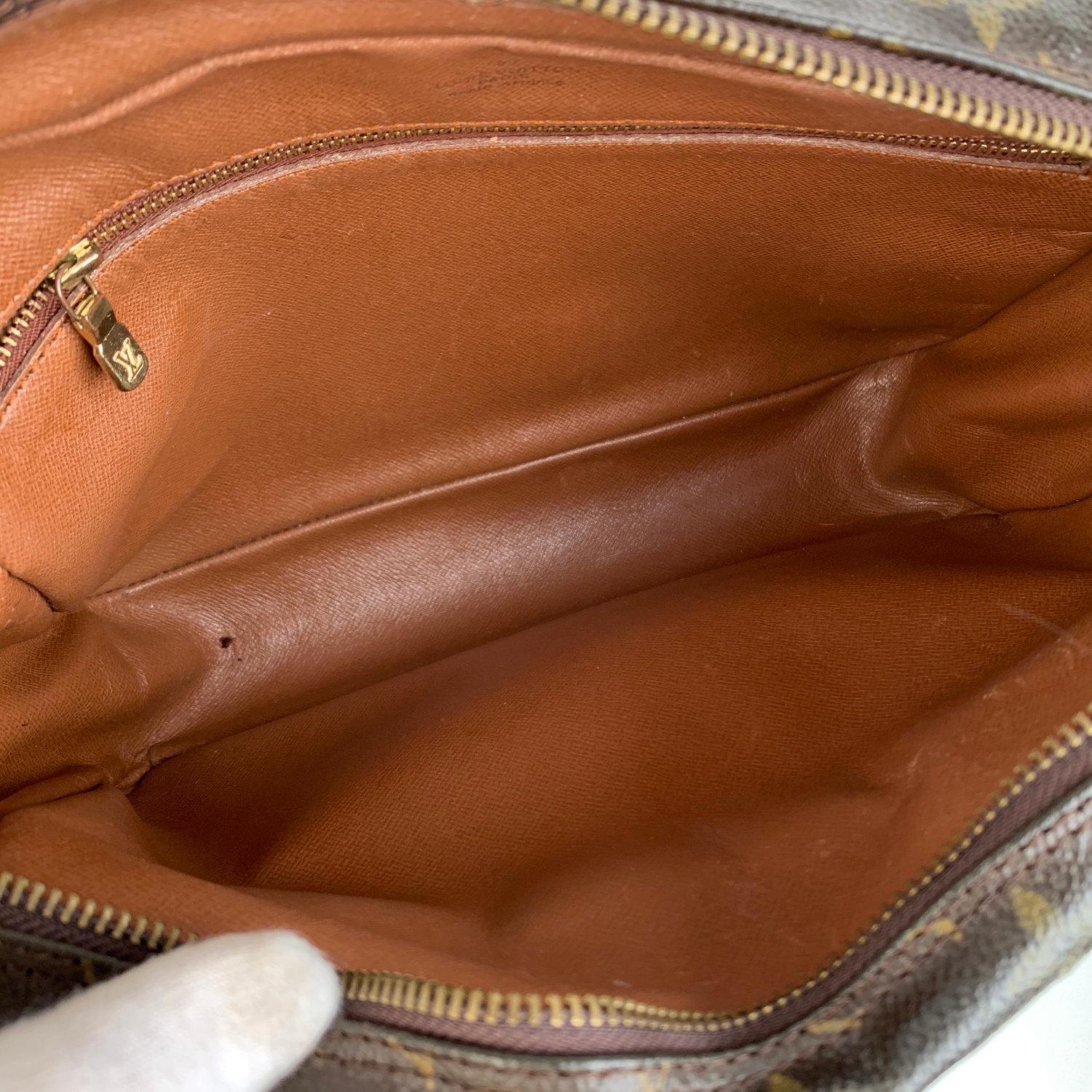 Louis Vuitton Vintage Monogram Canvas Nil Messenger Bag 1