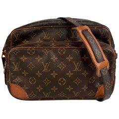 Louis Vuitton Vintage Monogram Canvas Nil Messenger Bag