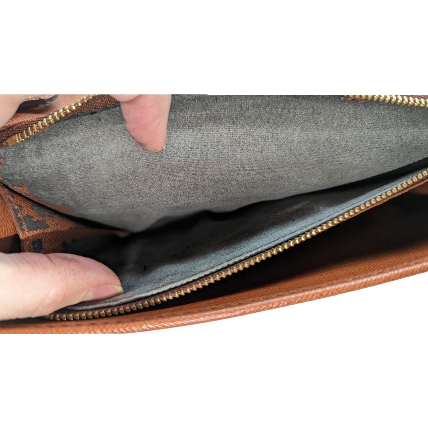 Women's Louis Vuitton Vintage Monogram Canvas Pochette Bordeaux