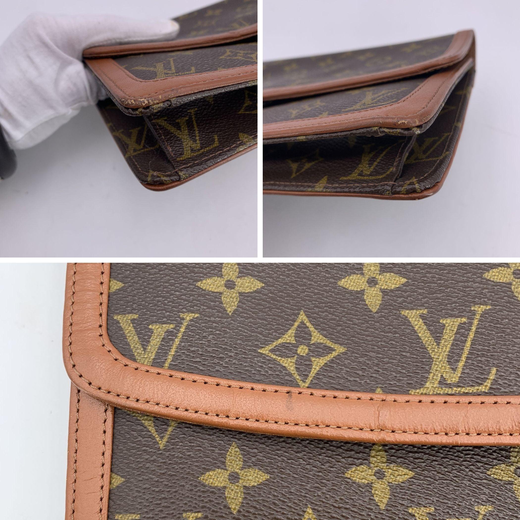 Louis Vuitton Vintage Monogram Canvas Pochette Dame Clutch Bag In Good Condition In Rome, Rome