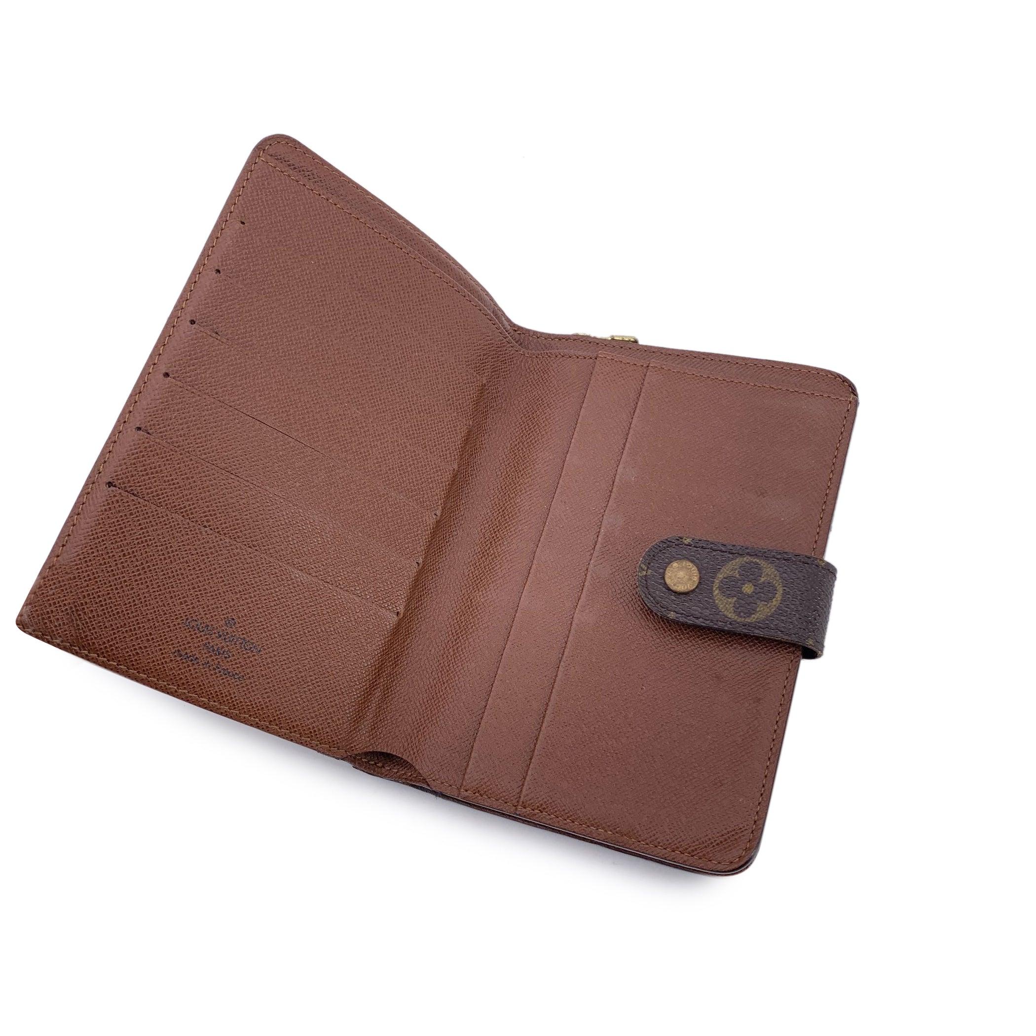 Women's or Men's Louis Vuitton Vintage Monogram Canvas Porte Papier Zippe Wallet For Sale