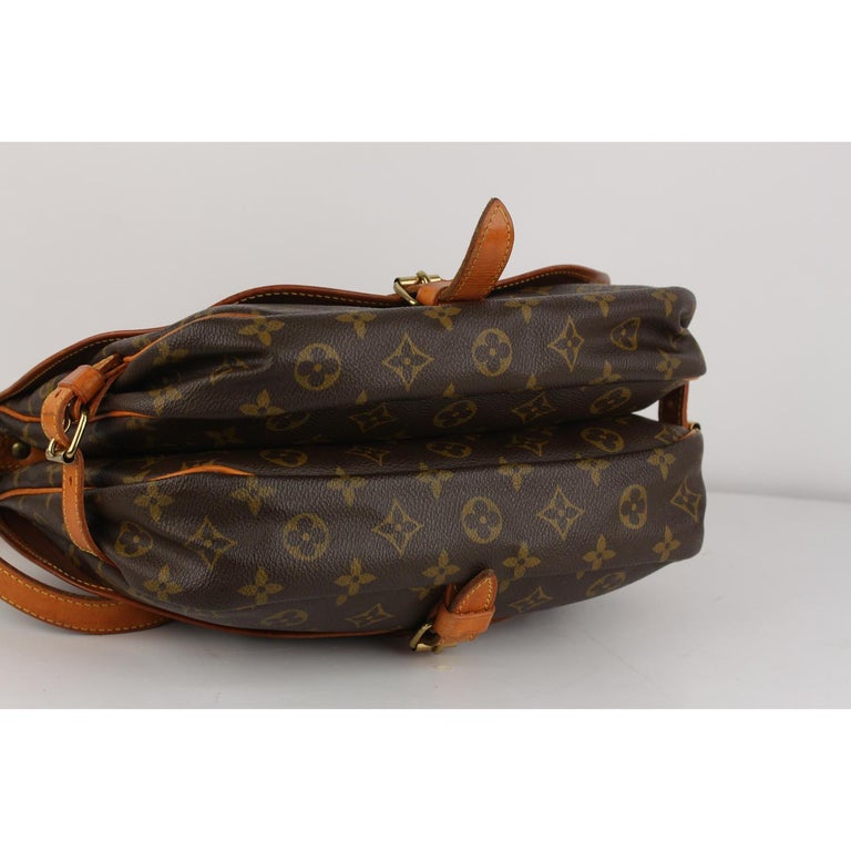 Louis Vuitton Vintage Monogram Canvas Saumur 30 Crossbody Bag For Sale