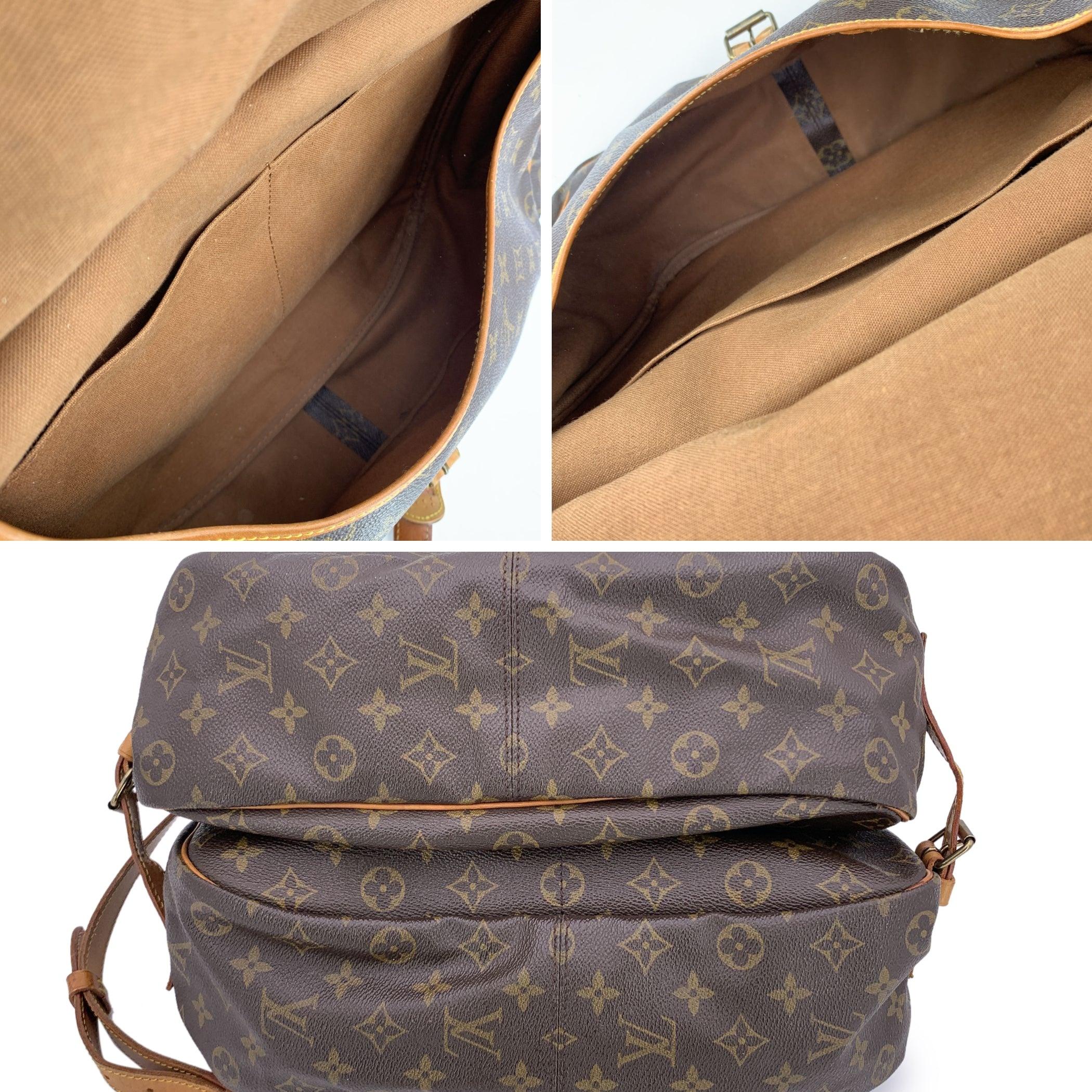 Louis Vuitton Vintage Monogram Canvas Saumur 35 Crossbody Bag For Sale 1