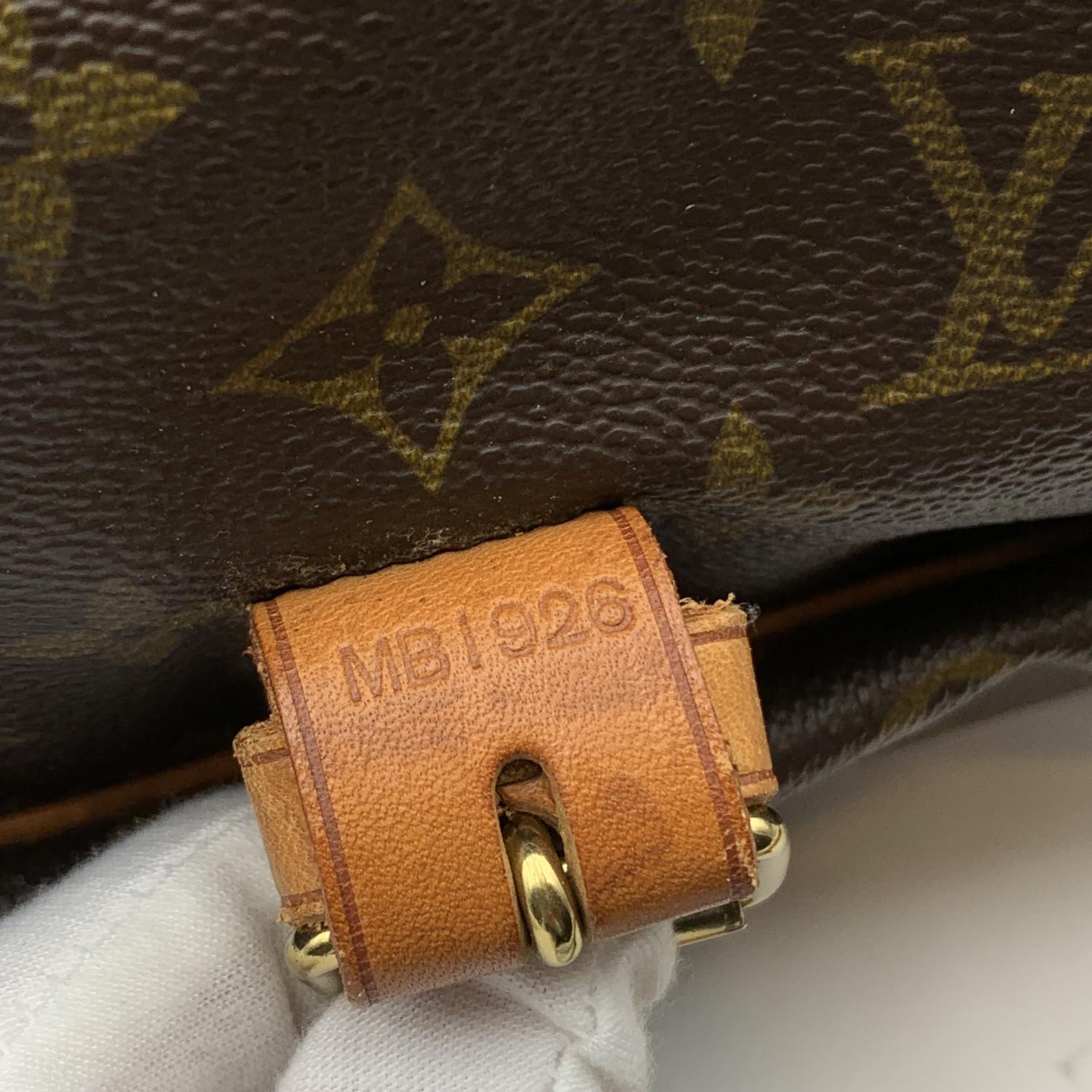 Louis Vuitton Vintage Monogram Canvas Saumur 35 Crossbody Bag 5