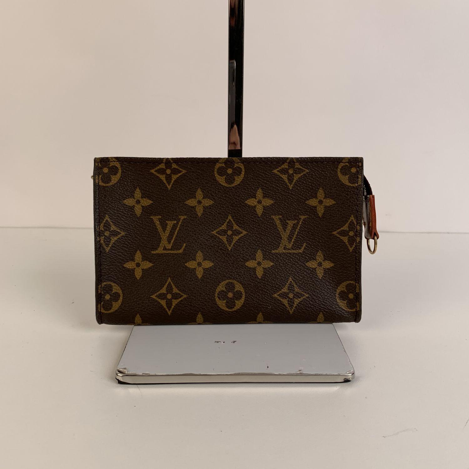 Mini cosmetic bag 'Toiletry pouch 17' by Louis Vuitton, Monogram Canvas, upper zipper closure and washable lining. D-Ring on the side. 'Louis Vuitton Paris - Made in France' engraved on leather tab on the side.




Details

MATERIAL: Canvas

COLOR: