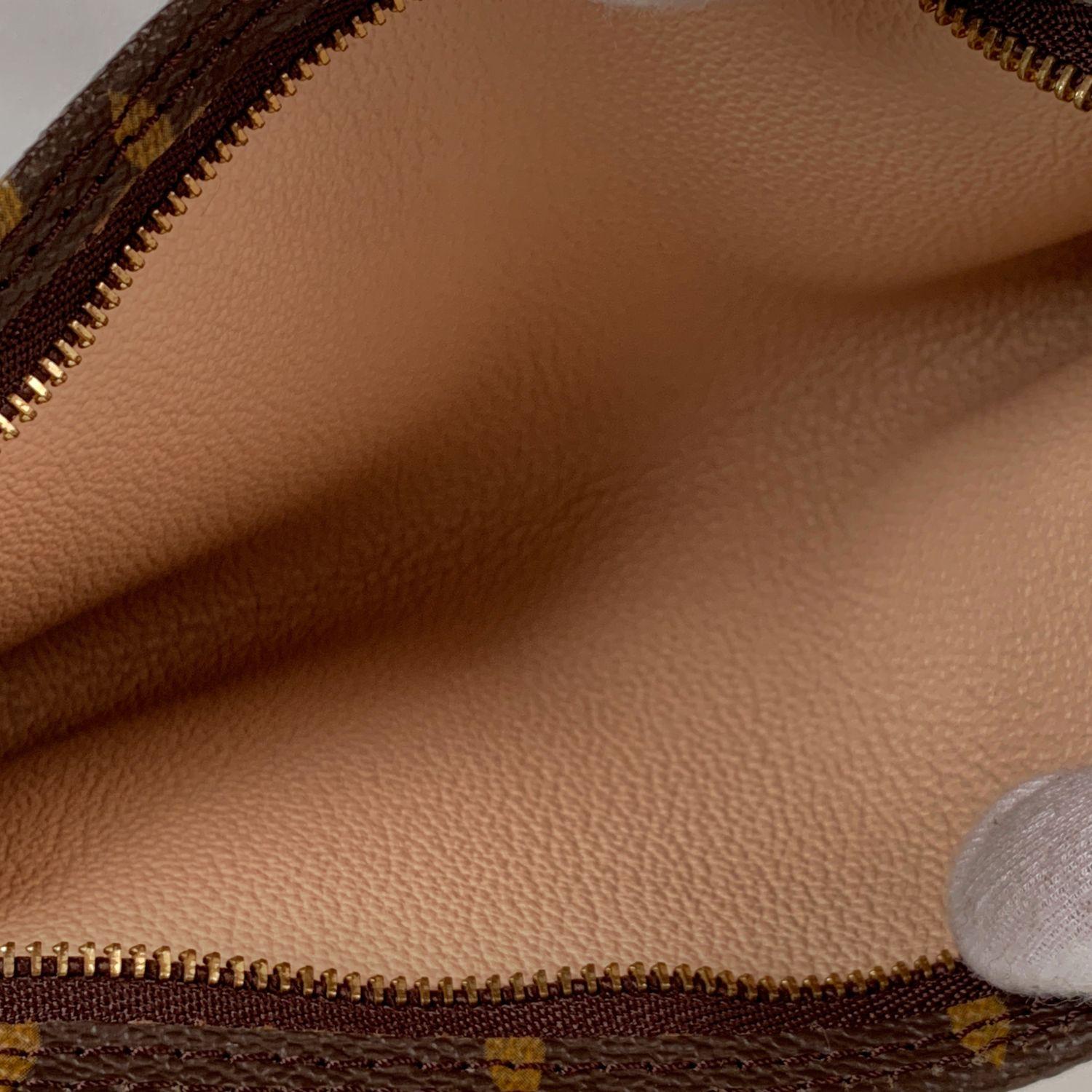 Louis Vuitton Vintage Monogram Canvas Toiletry Pouch 17 Cosmetic Bag In Excellent Condition In Rome, Rome