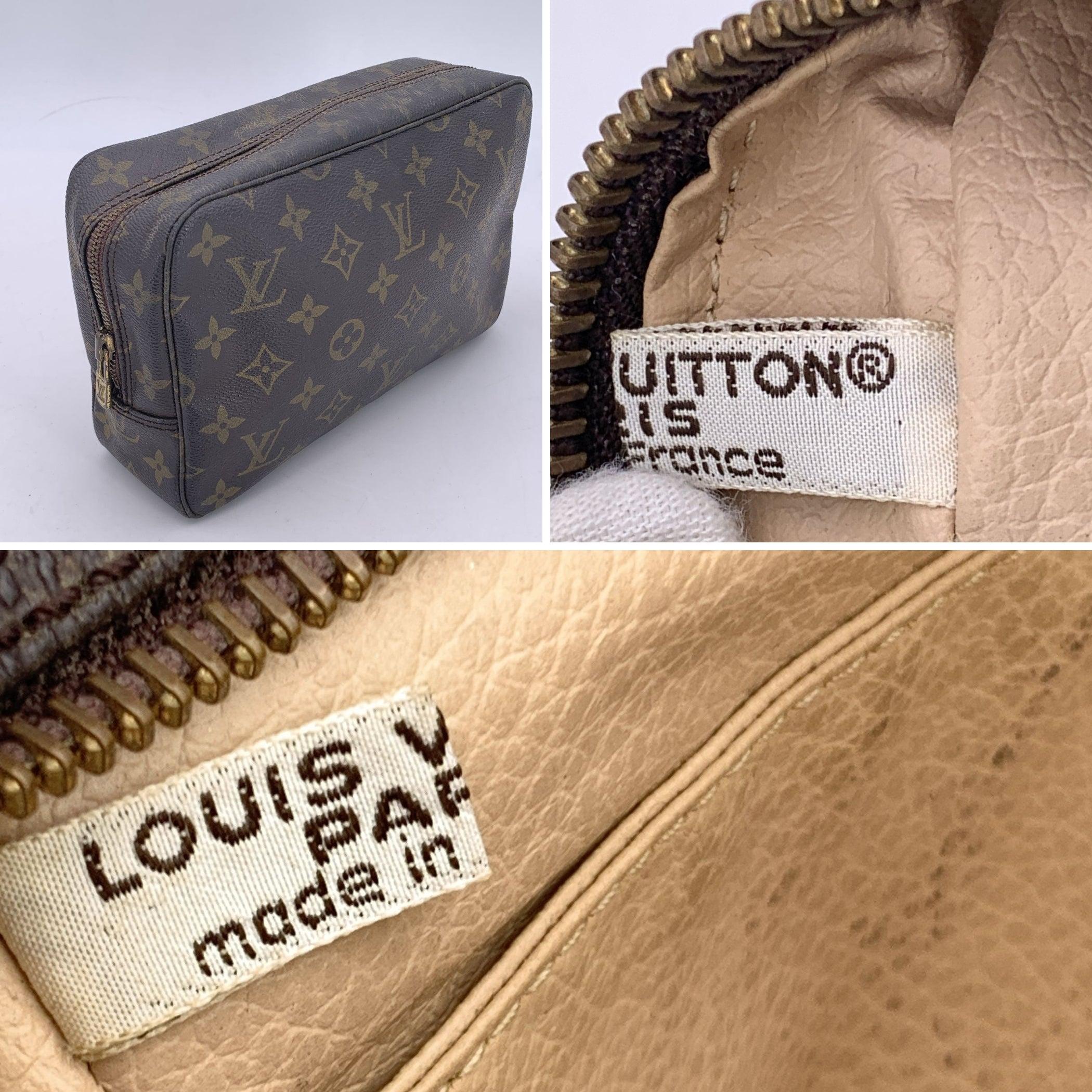 Louis Vuitton Vintage Monogram Canvas Trousse 23 Cosmetic Pochette Bag For Sale 1