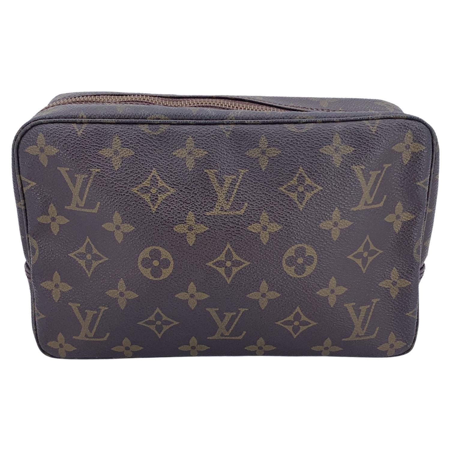 Louis Vuitton Vintage Monogram Canvas Trousse 23 Cosmetic Pochette Bag For Sale