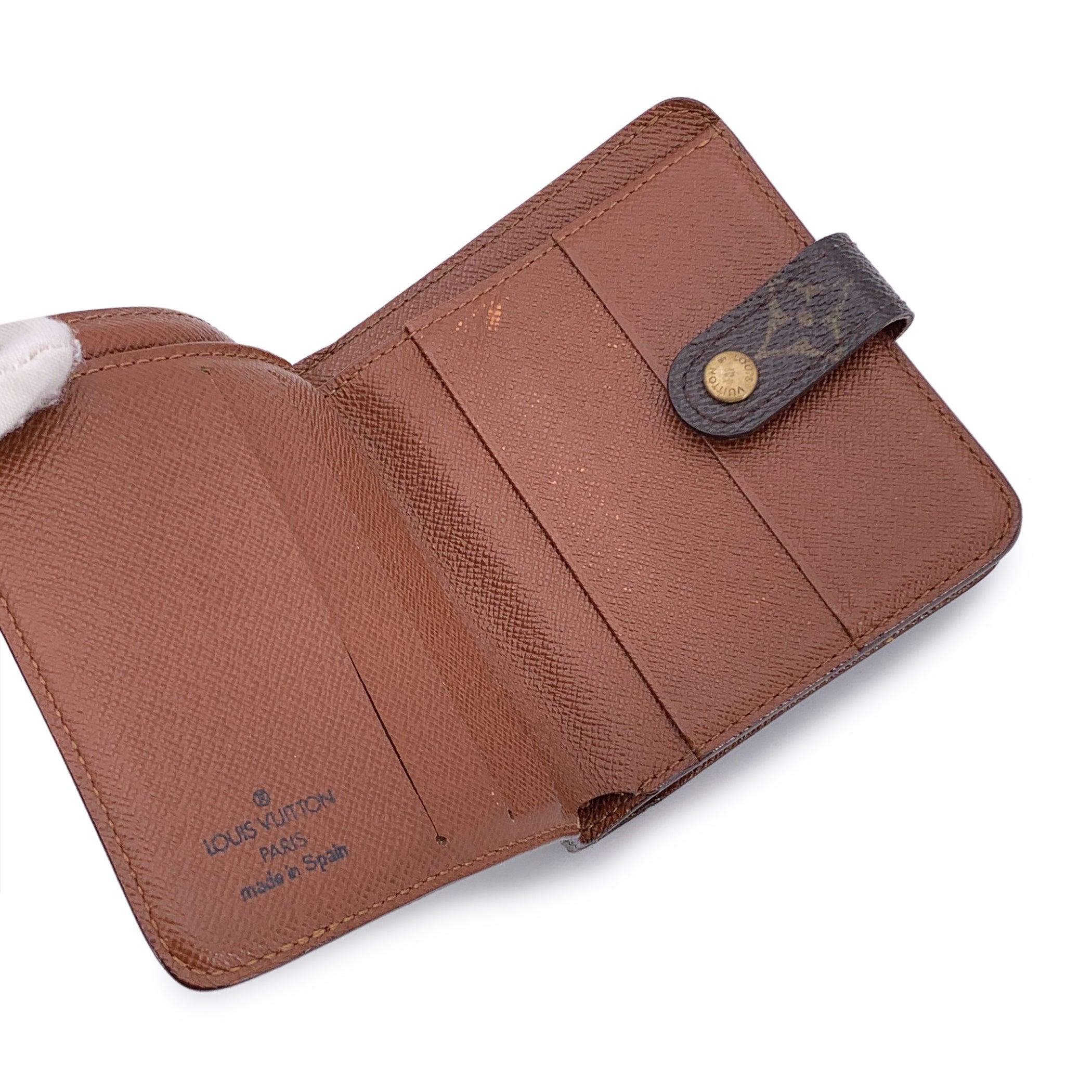 Louis Vuitton Vintage Monogram Canvas Zip Compact Wallet In Good Condition For Sale In Rome, Rome