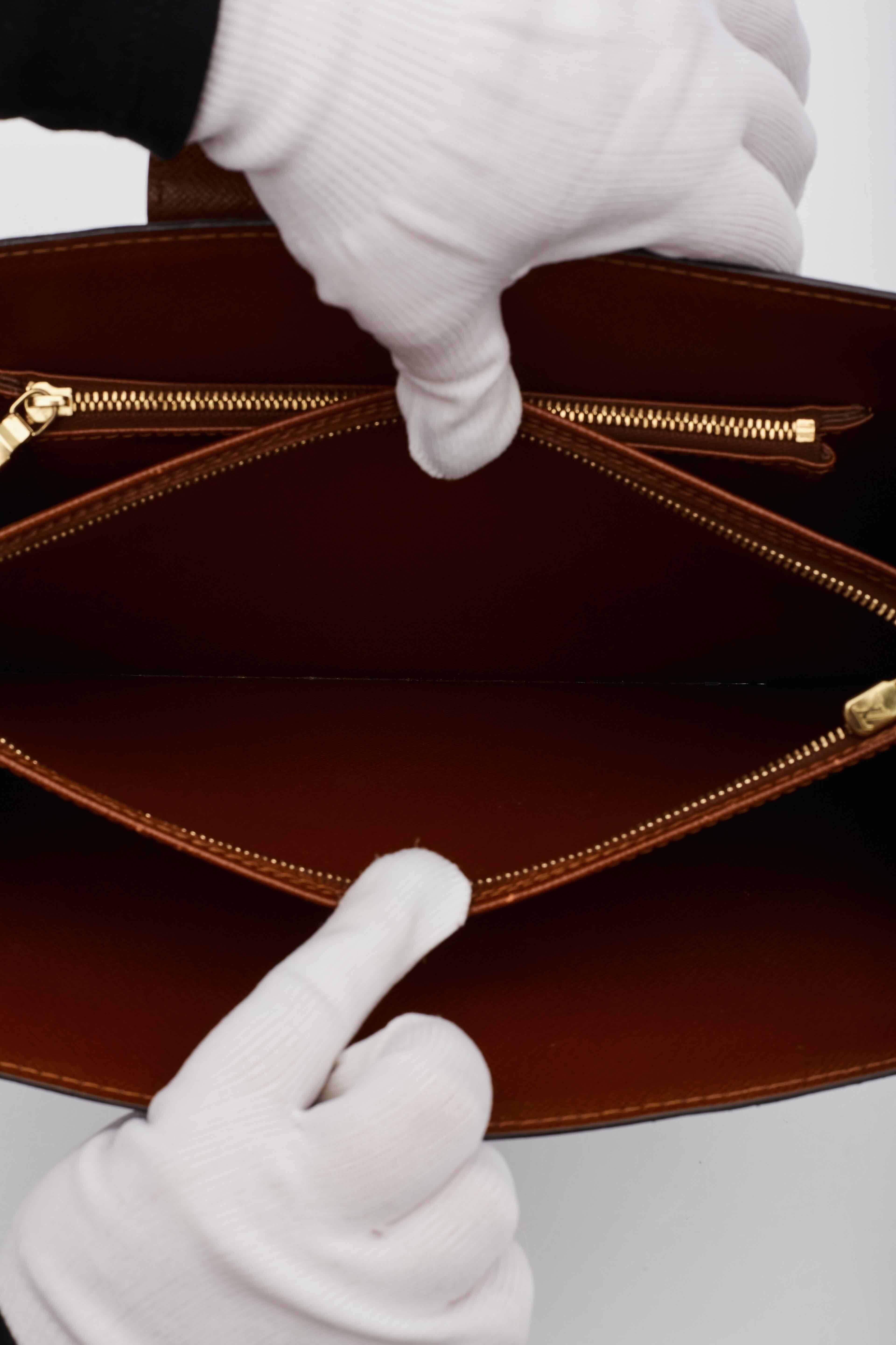Louis Vuitton Vintage Monogram Courcelles Shoulder Bag For Sale 7