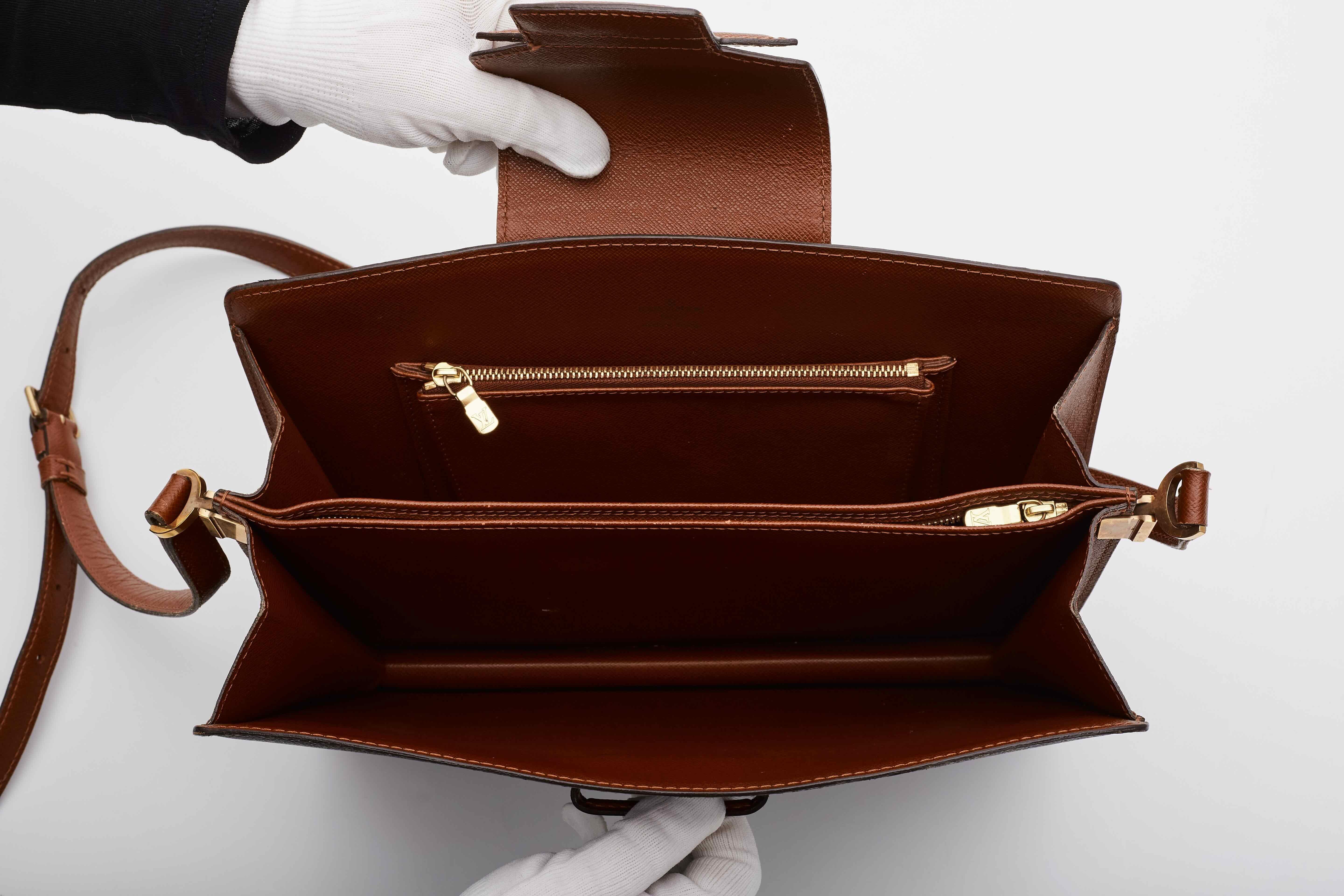 Louis Vuitton sac à bandoulière Courcelles vintage avec monogramme en vente 3