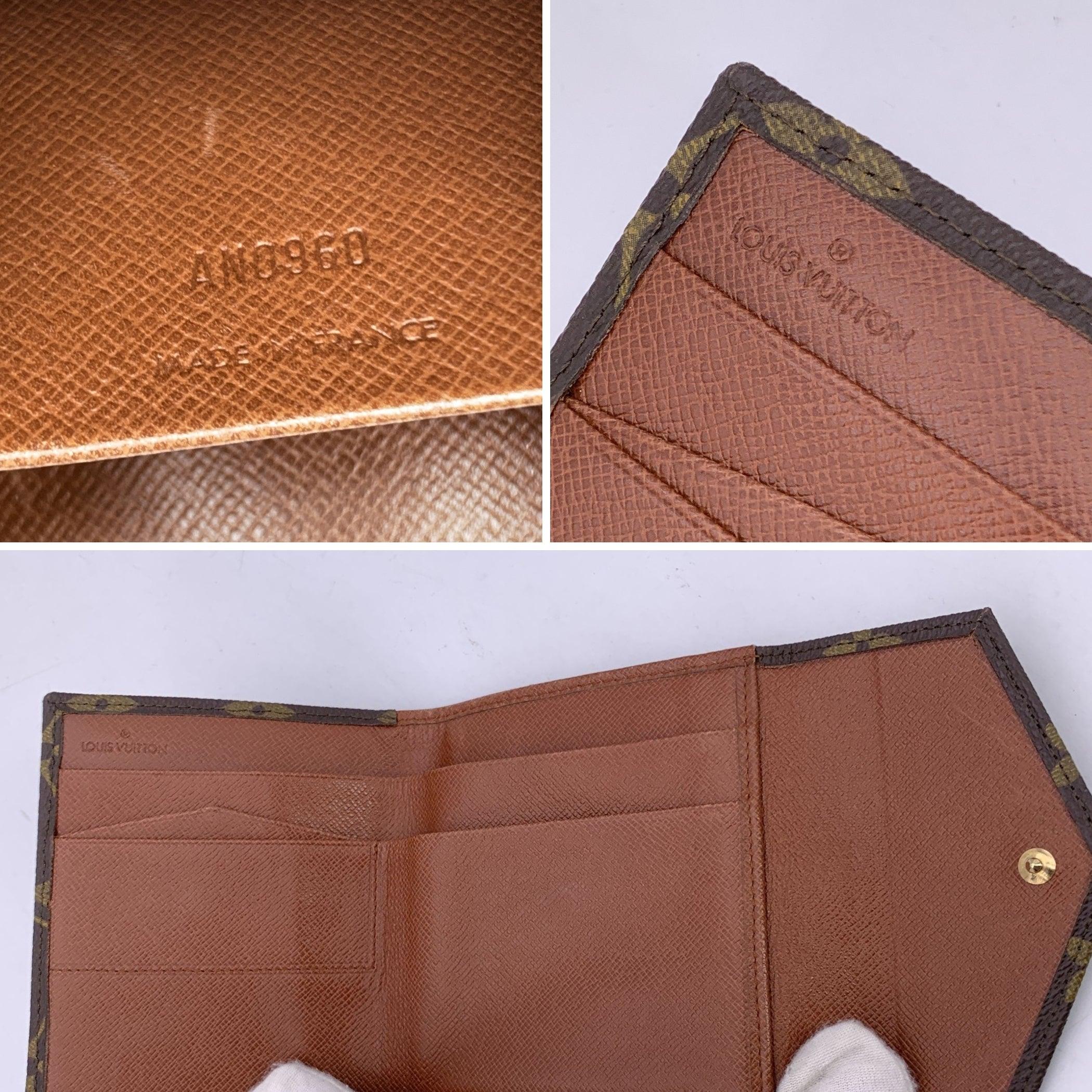Women's or Men's Louis Vuitton Vintage Monogram Double Flap Wallet Compact M61652 For Sale