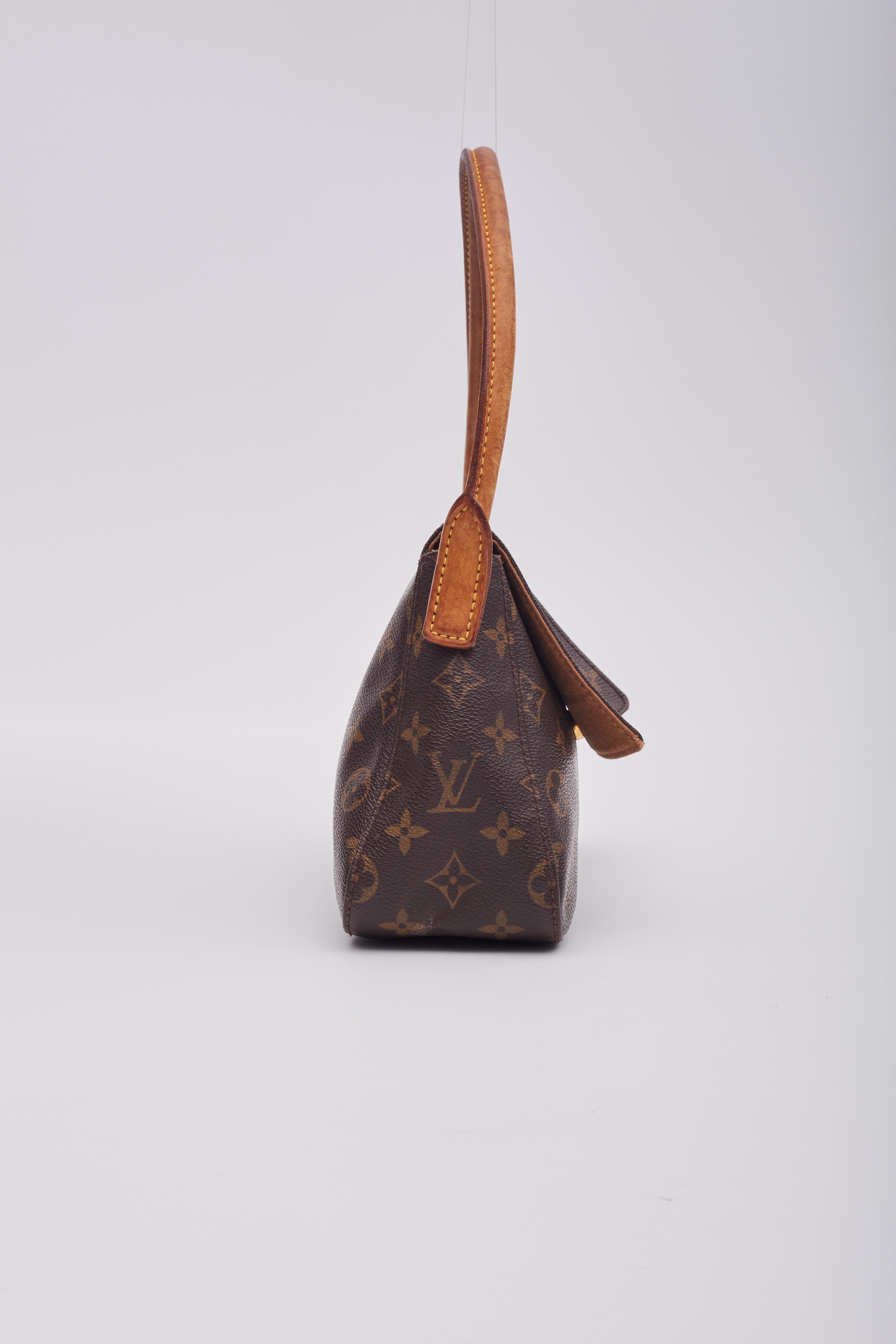 Louis Vuitton Vintage Monogram Looping Shoulder Bag Pm In Good Condition In Montreal, Quebec