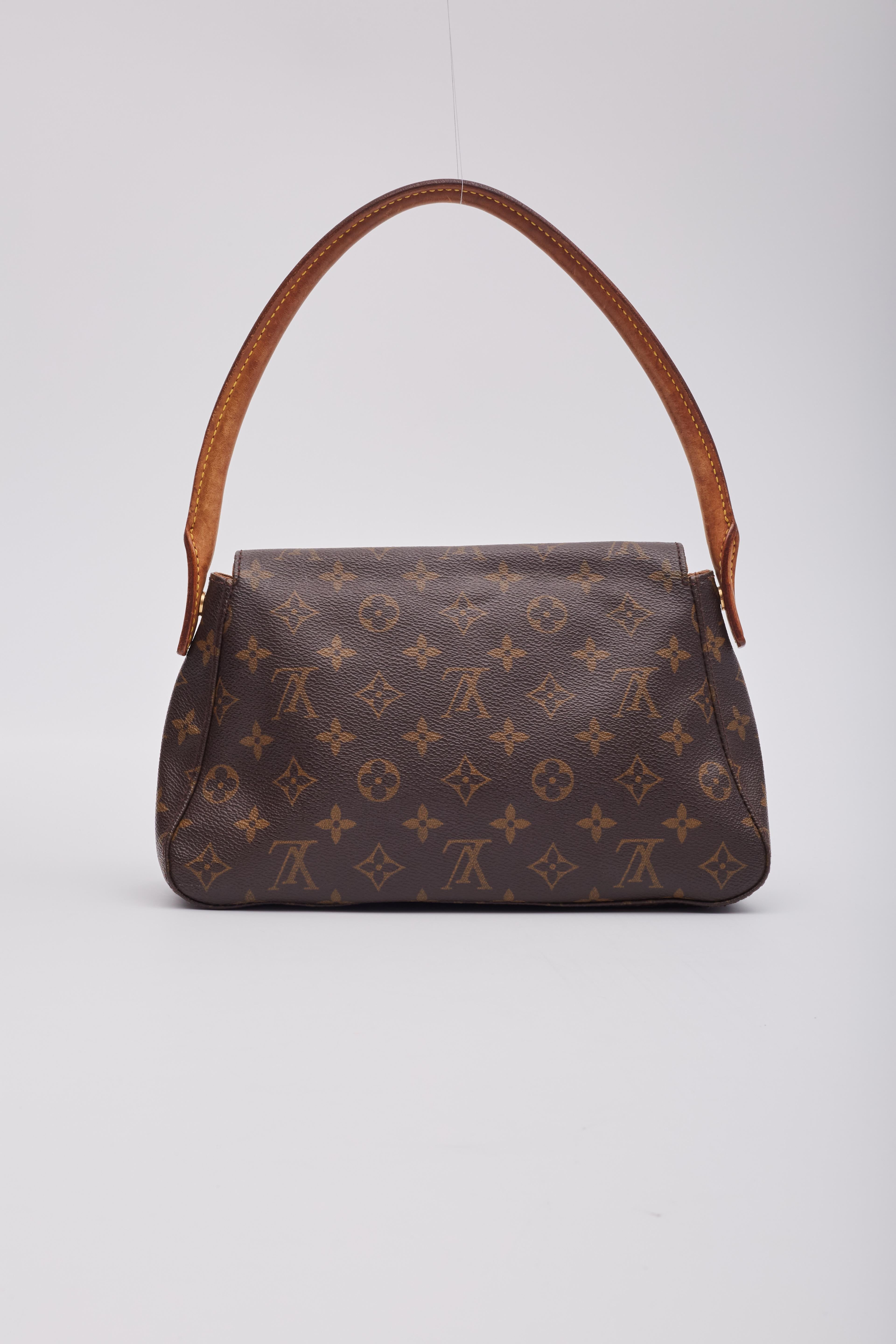 Women's Louis Vuitton Vintage Monogram Looping Shoulder Bag Pm