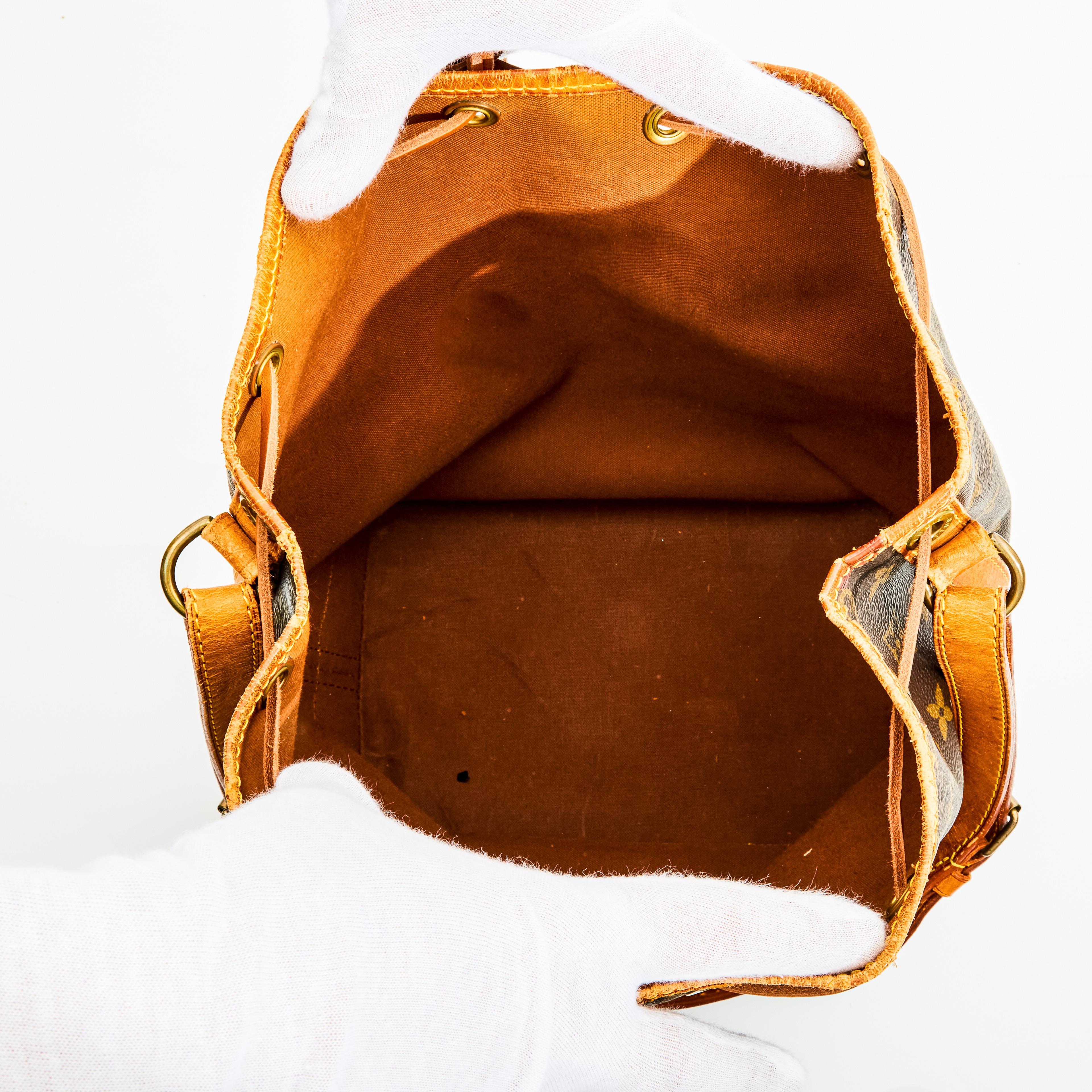 Louis Vuitton Vintage Monogram Néo Drawstring Bag For Sale 3
