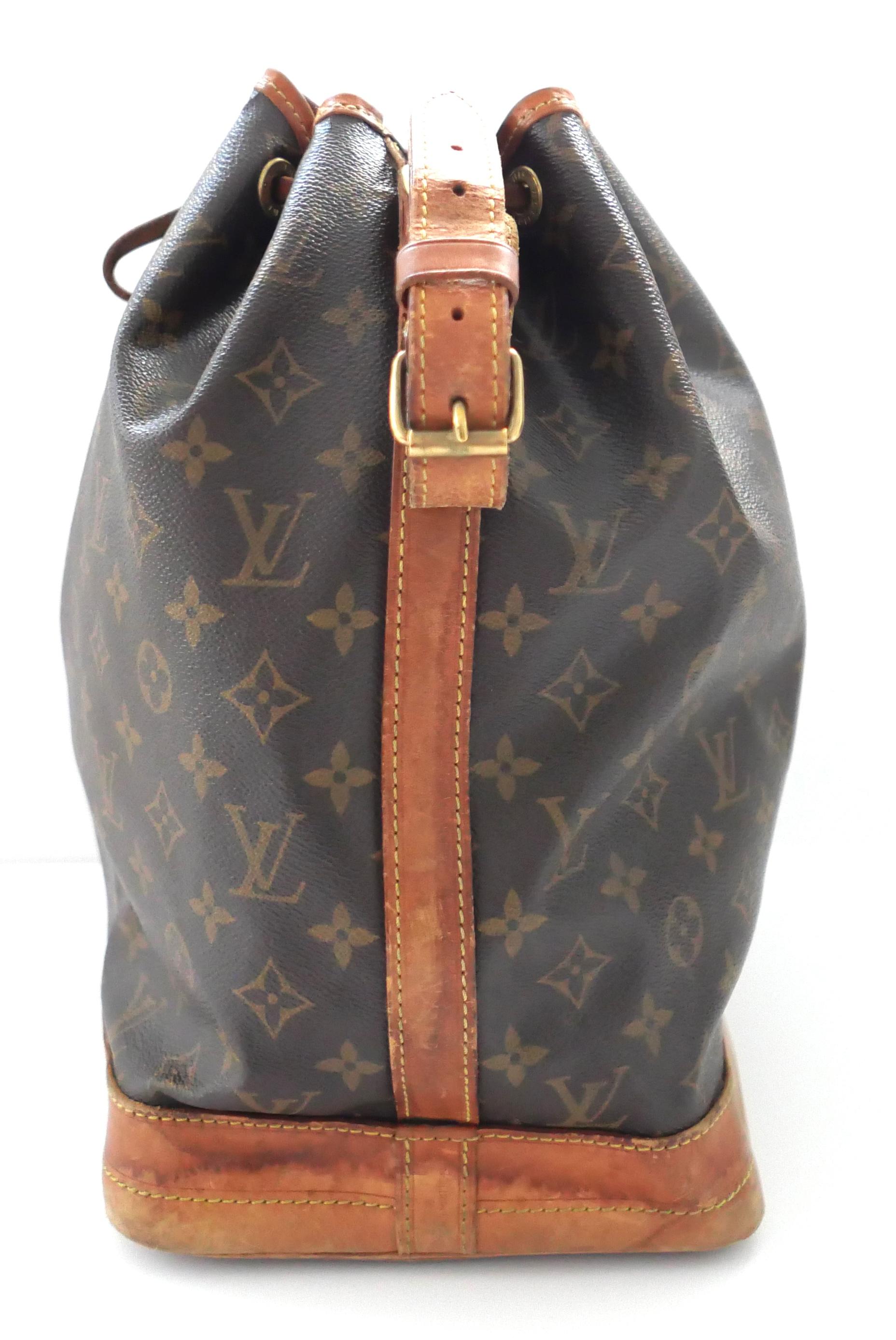 Louis Vuitton Vintage Monogram Noe Drawstring Tote Bag In Fair Condition For Sale In London, GB