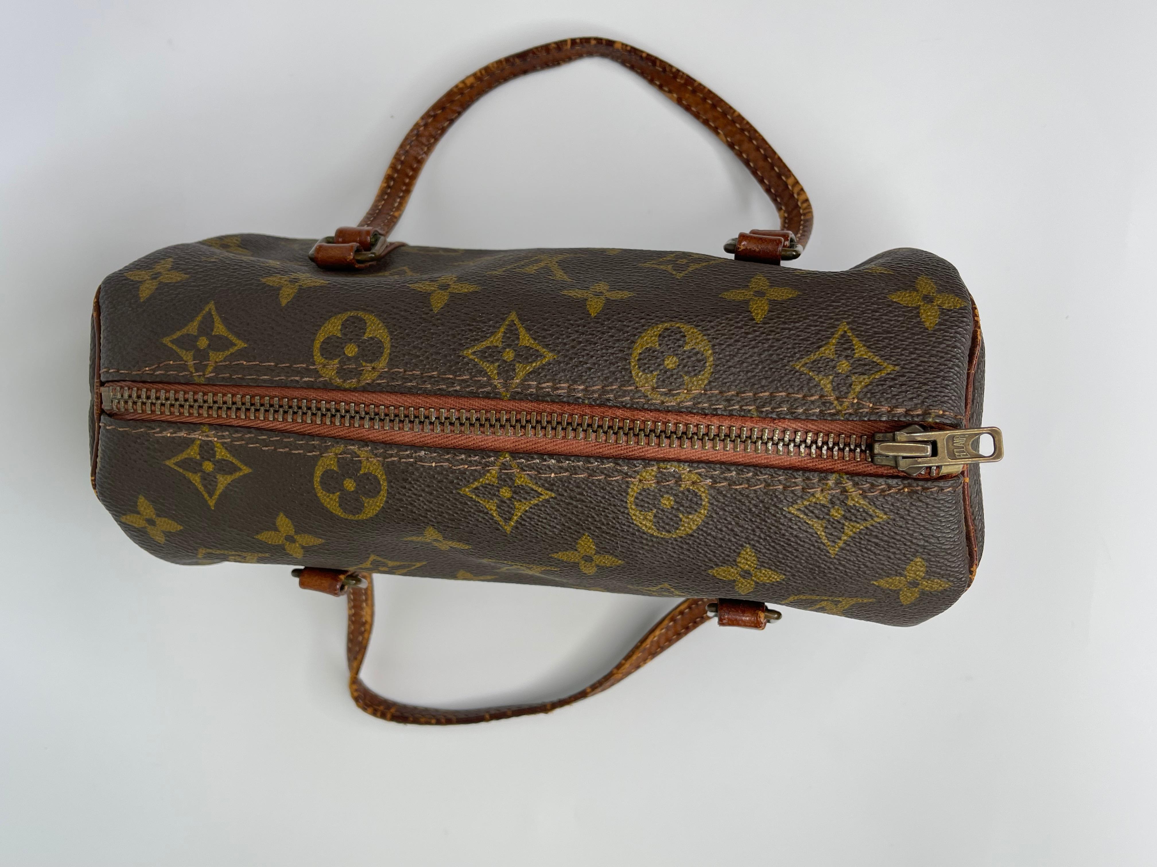 Louis Vuitton Vintage Monogram Papillon 22 Butterfly Bag In Good Condition In Montreal, Quebec