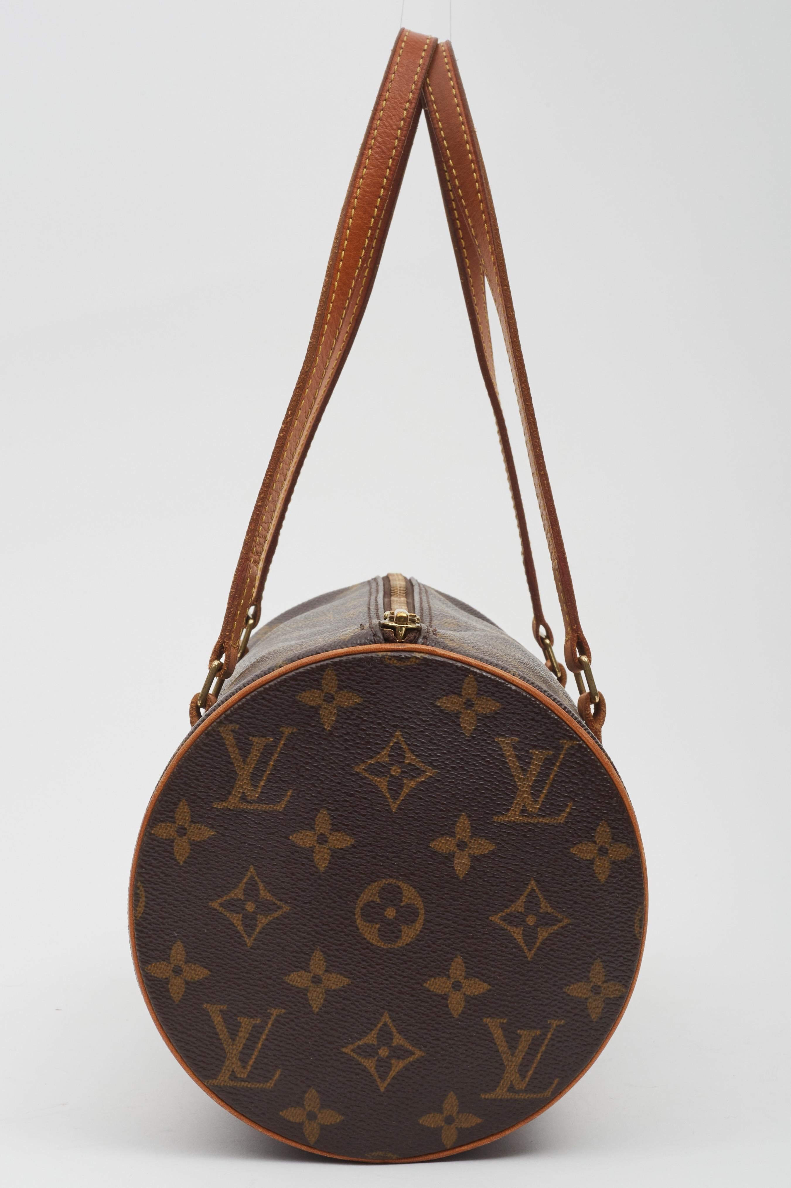Louis Vuitton Vintage Monogram Papillon 30 Barrel Bag In Good Condition In Montreal, Quebec