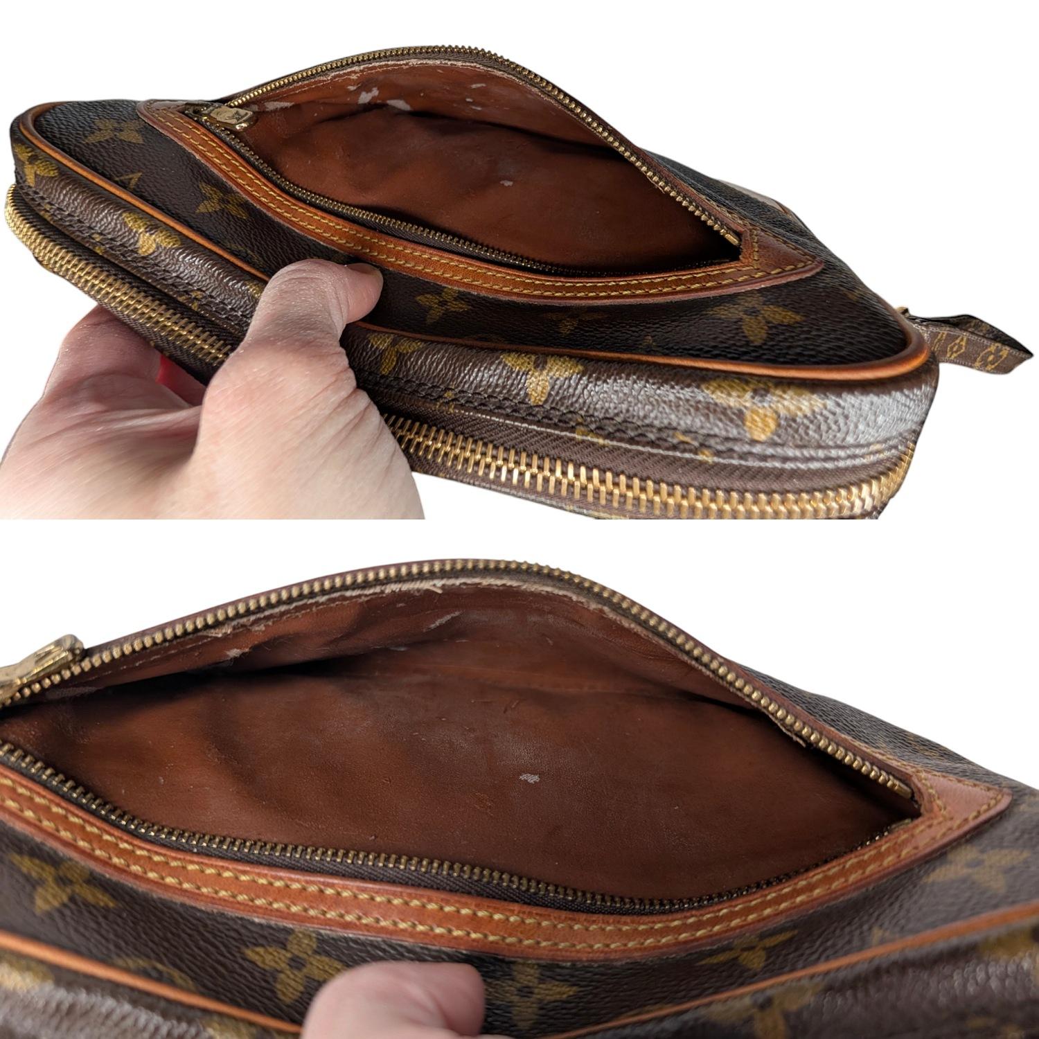 Women's or Men's Louis Vuitton Vintage Monogram Pochette Marly Dragonne For Sale