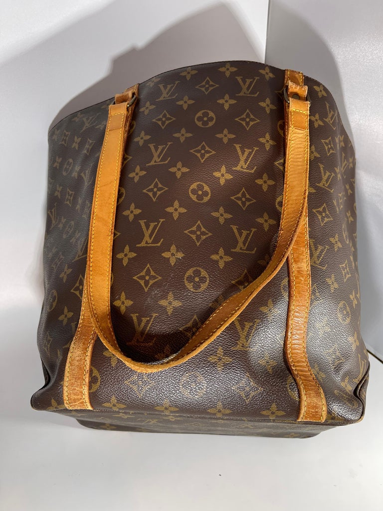 LV/Louis Vuitton bag ladies bag old flower chain bag shoulder bag for Sale  in Marion, OH - OfferUp