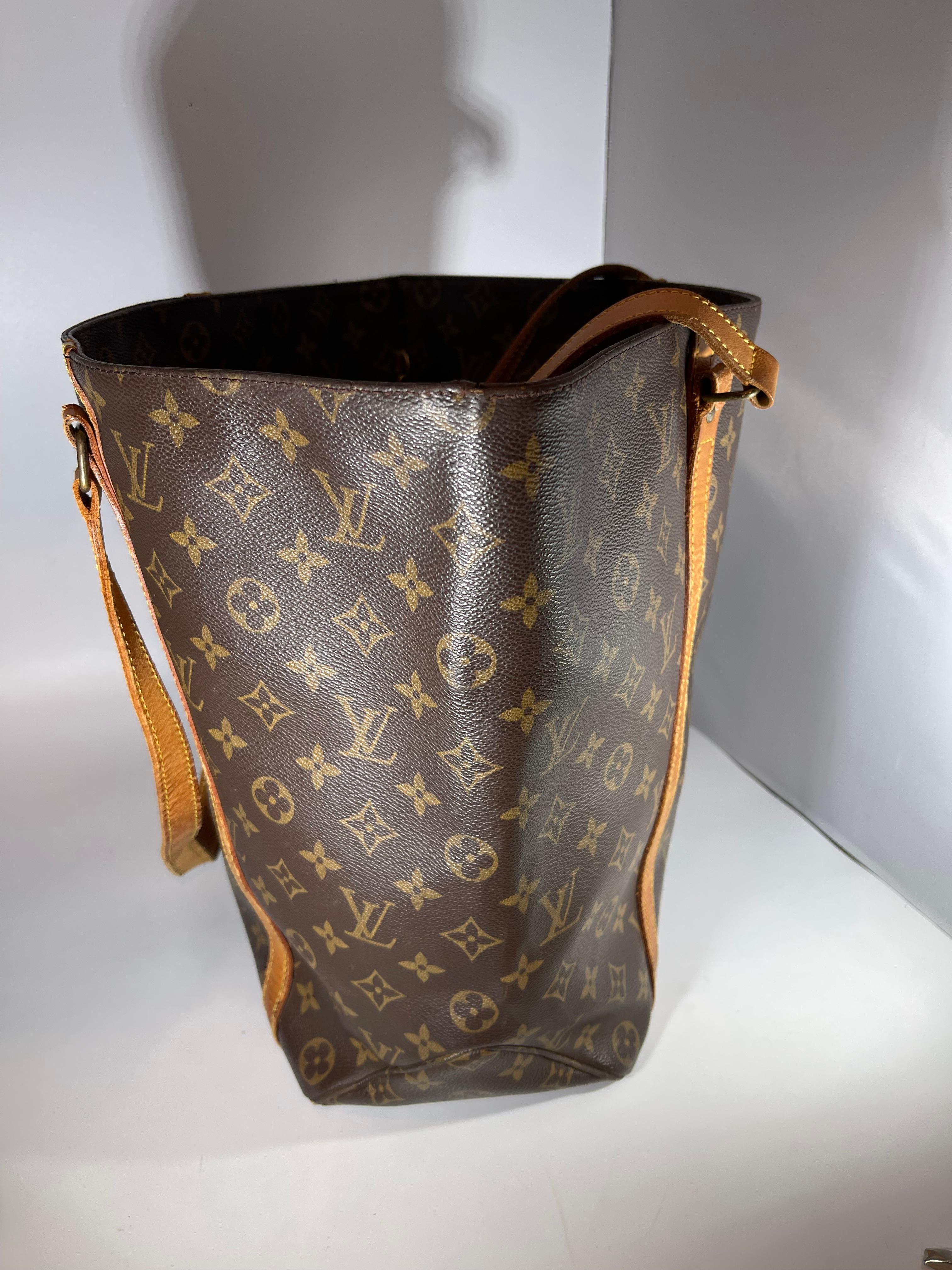 LOUIS VUITTON Vintage Monogram Sac Shopping Bag For Sale 1