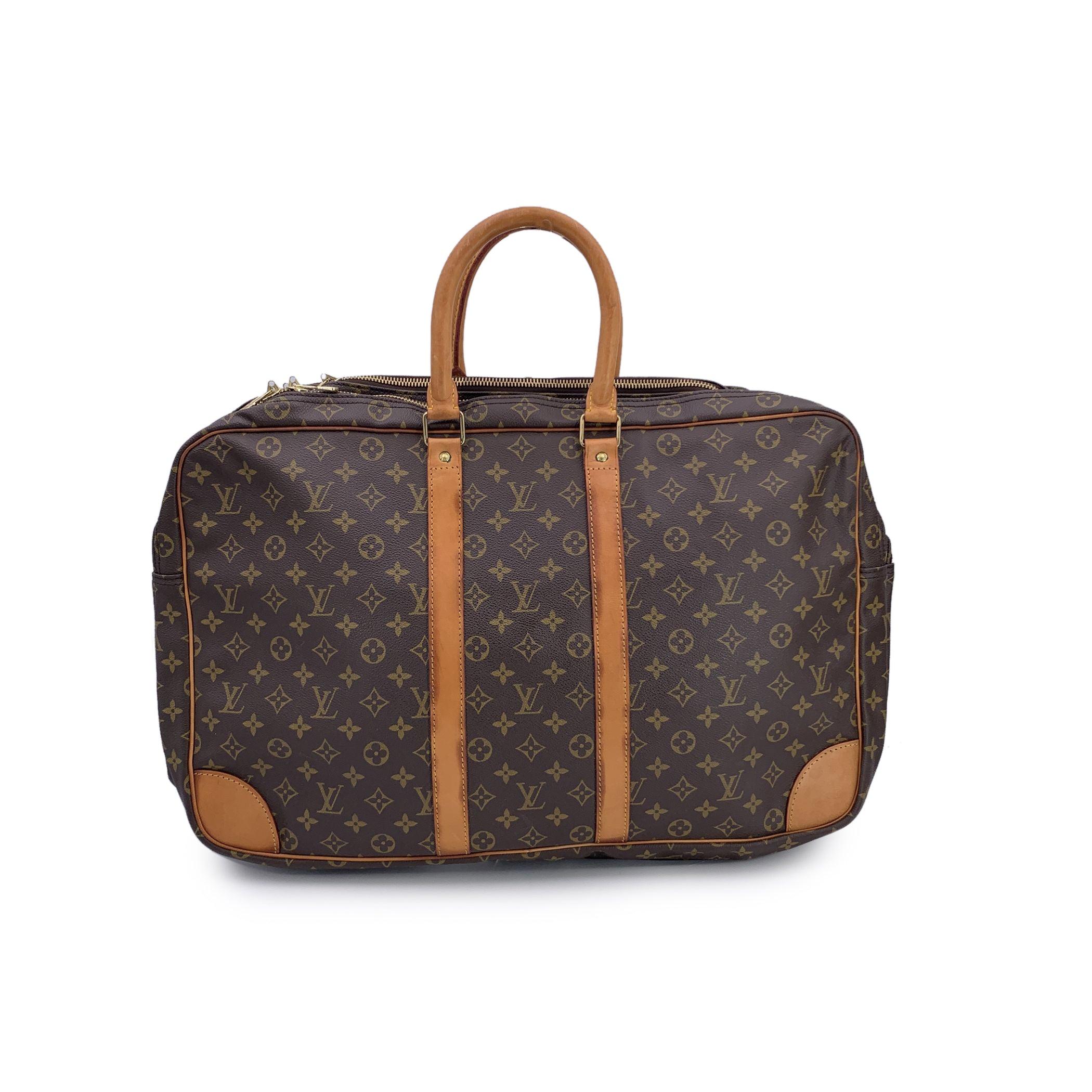 Noir Sac de voyage à trois compartiments Sirius 55 vintage avec monogramme Louis Vuitton en vente