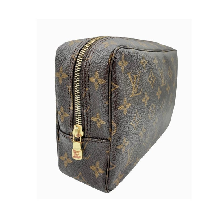 Louis Vuitton Vintage Monogram Toiletry Pouch 15 - Cosmetic Bag Case – Old  Trends New Trends