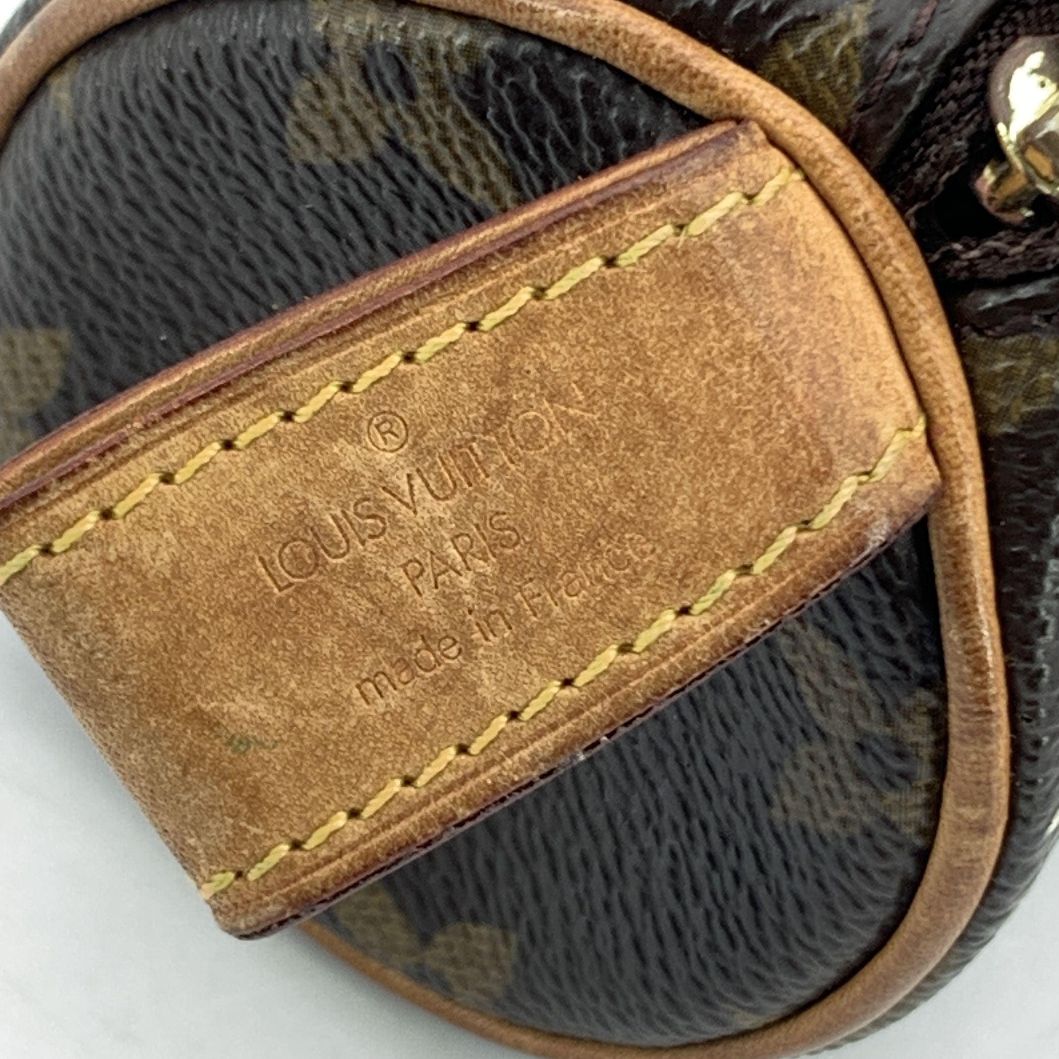 Women's or Men's Louis Vuitton Vintage Monogram Trousse Rondo Round Zip Pouch M47630