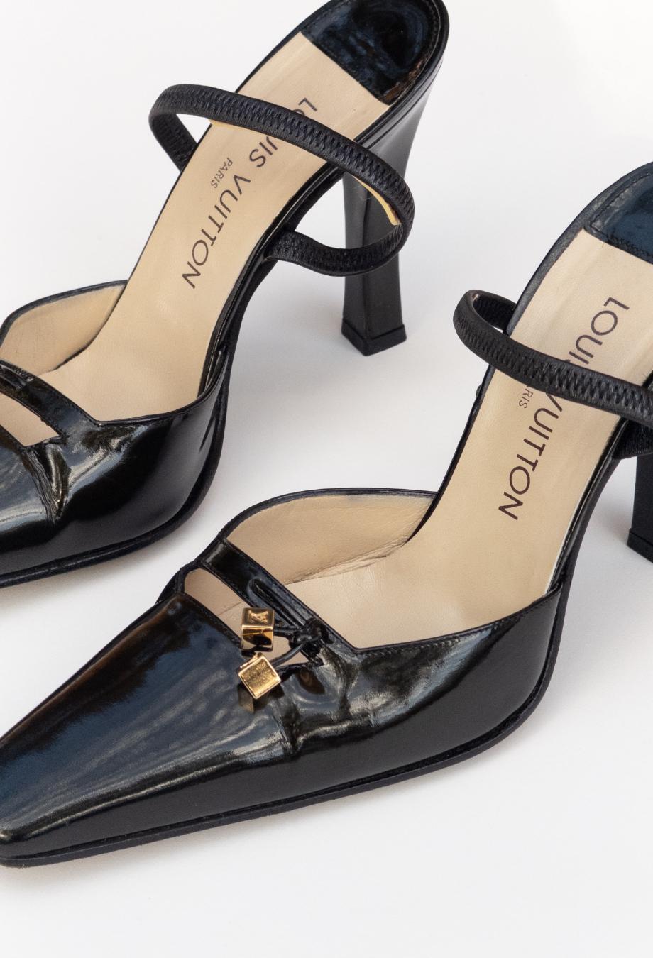 Louis Vuitton Vintage Charol Negro Tacones Sz 38.5 en venta 2