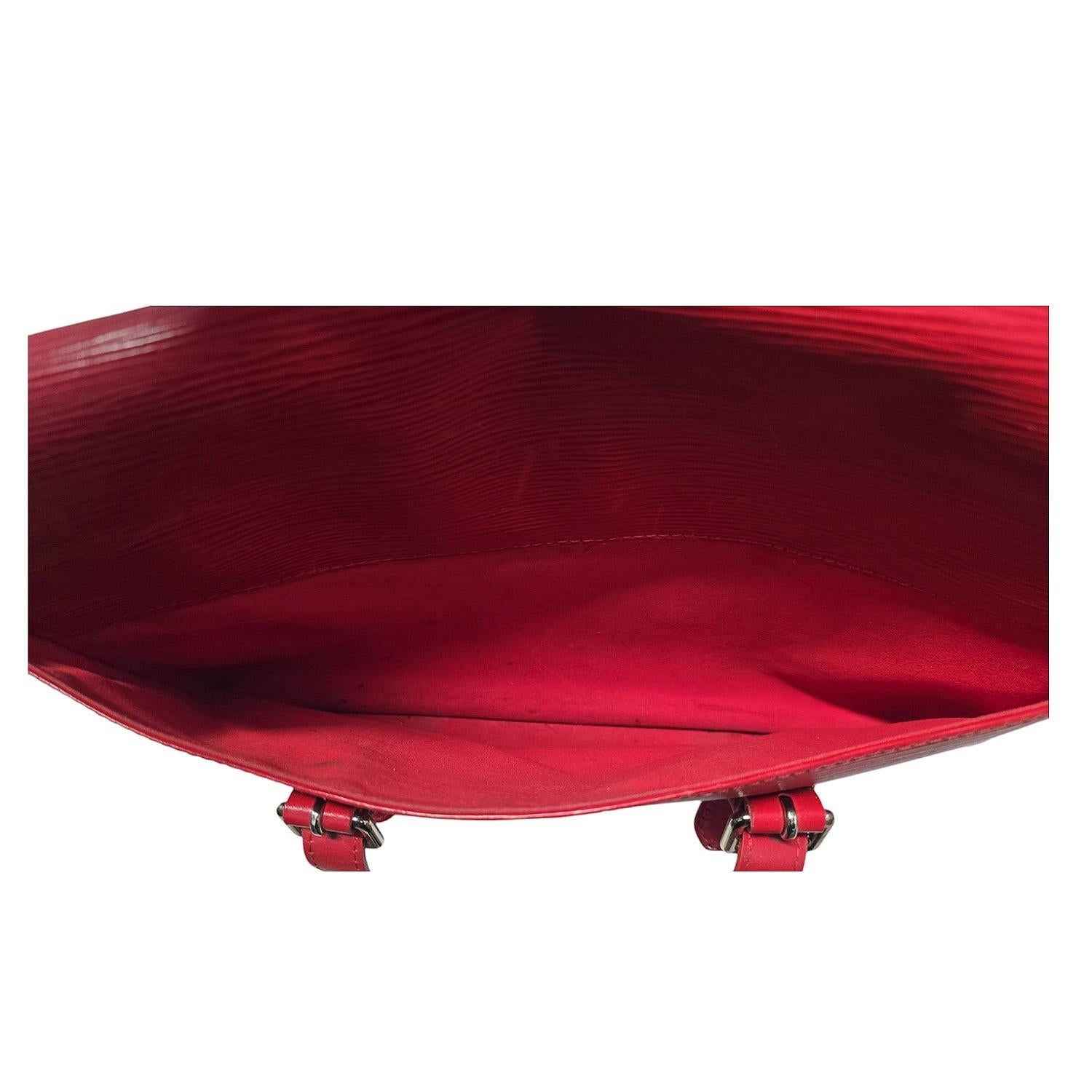 Louis Vuitton sac à main Segur MM vintage rouge en cuir EPI en vente 2