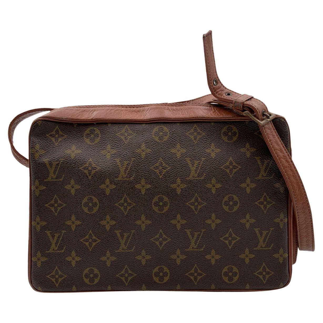 Vintage Louis Vuitton Sac Bandoliere Unsex Satchel/Crossbody Bag. Circa 1980  - pre date code. Heat stamped “Louis Vuitton Paris Made In…