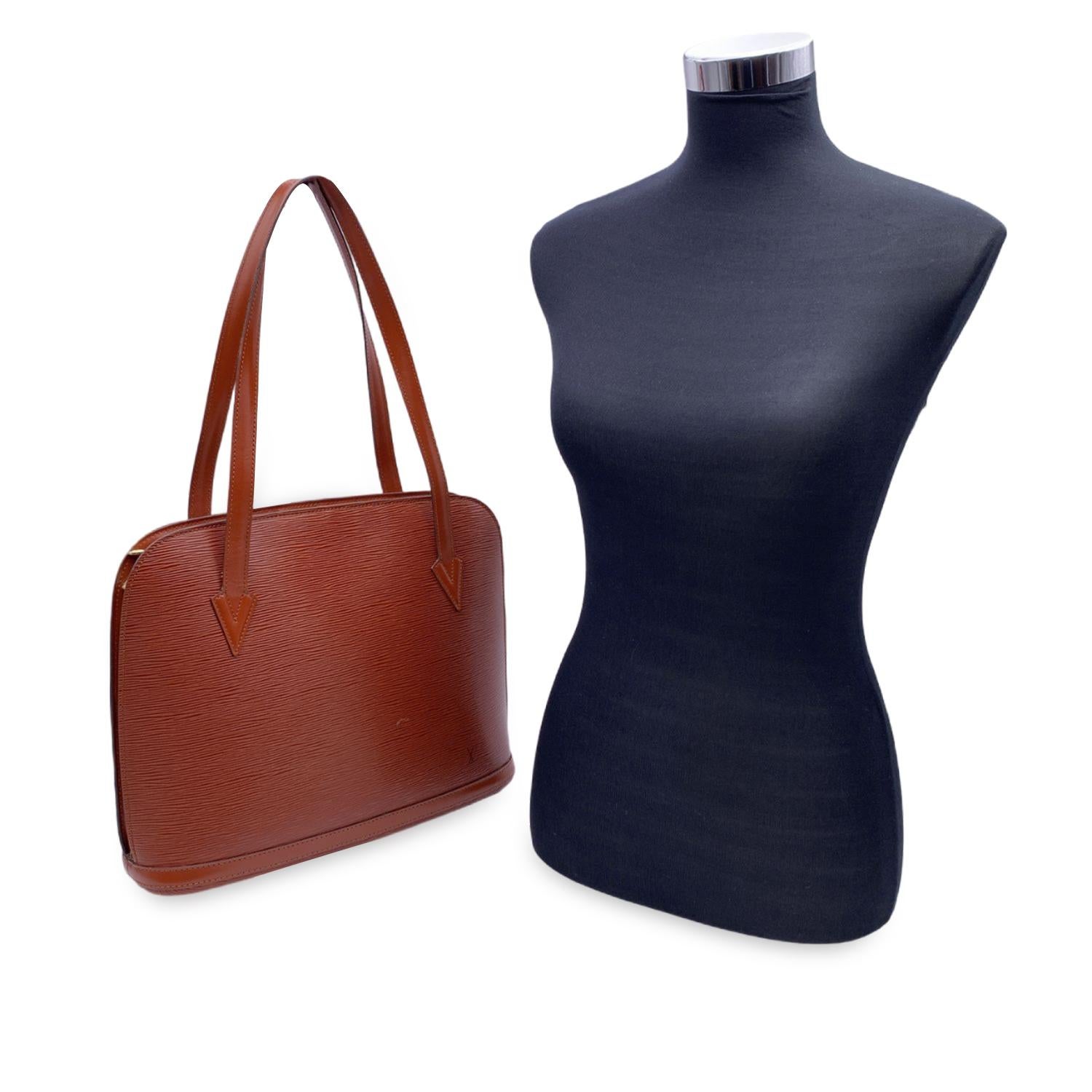 Louis Vuitton Vintage Tan Epi Leather Lussac Tote Shoulder Bag In Excellent Condition In Rome, Rome