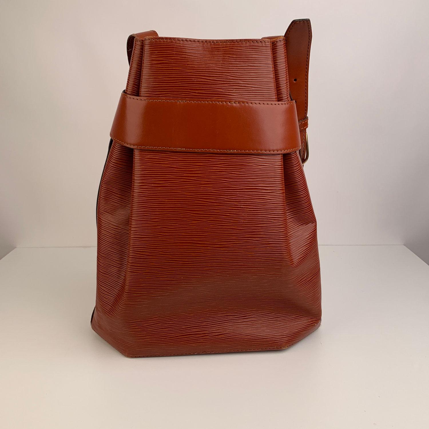 Louis Vuitton Vintage Tan Epi Leather Sac d'Epaule Bucket Shoulder Bag 5