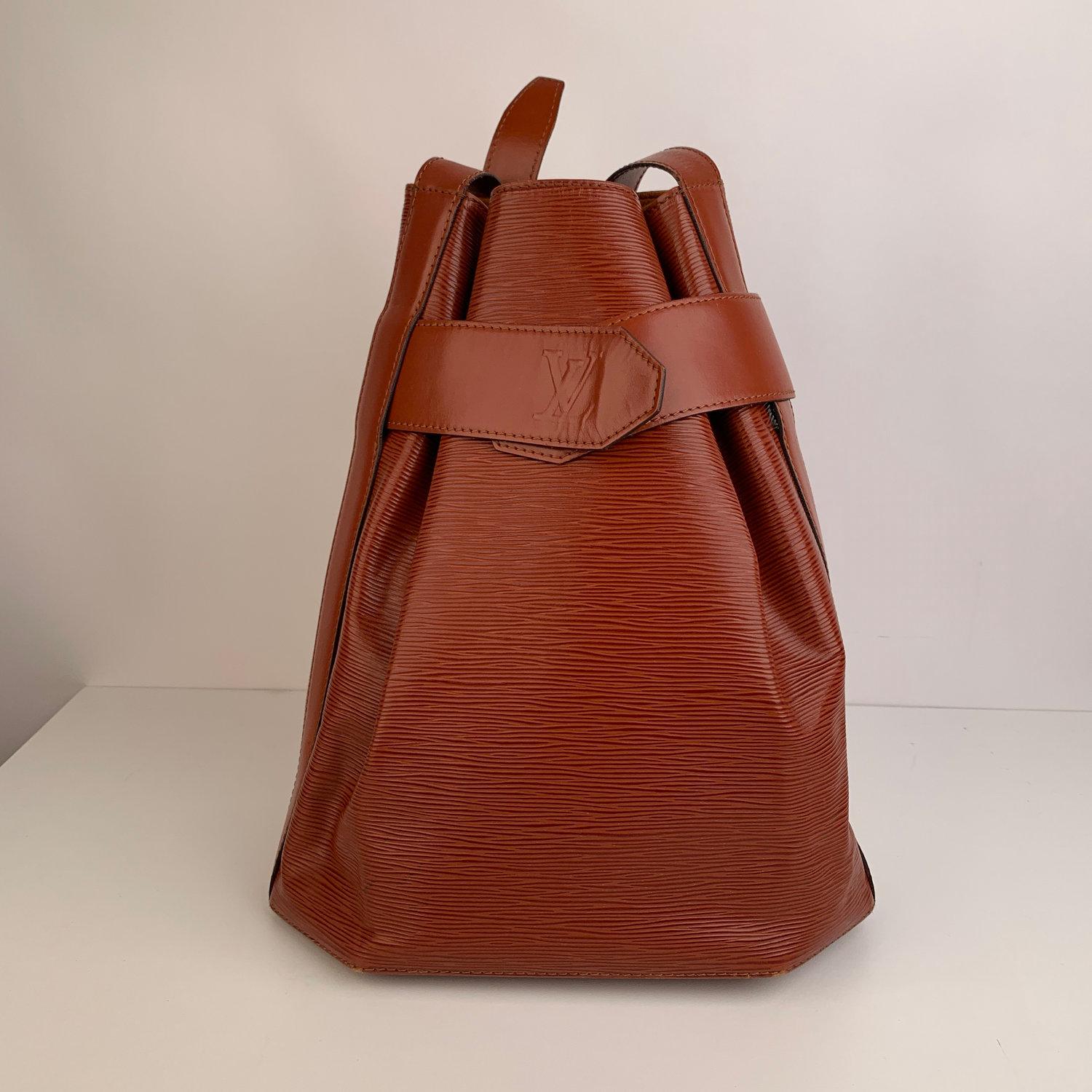 Louis Vuitton Vintage Tan Epi Leather Sac d'Epaule Bucket Shoulder Bag In Good Condition In Rome, Rome