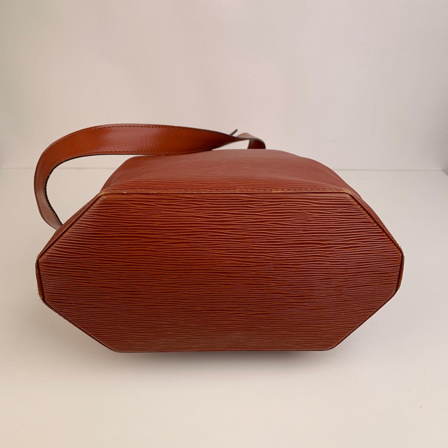 Louis Vuitton Vintage Tan Epi Leather Sac d'Epaule Bucket Shoulder Bag 2