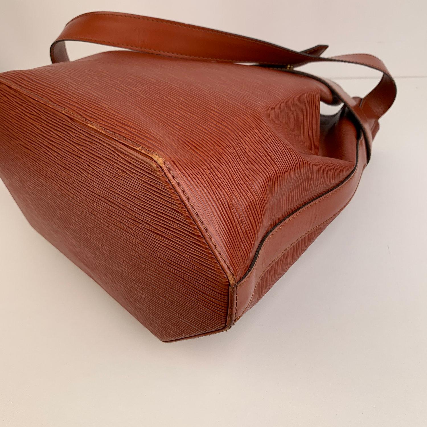 Louis Vuitton Vintage Tan Epi Leather Sac d'Epaule Bucket Shoulder Bag 4