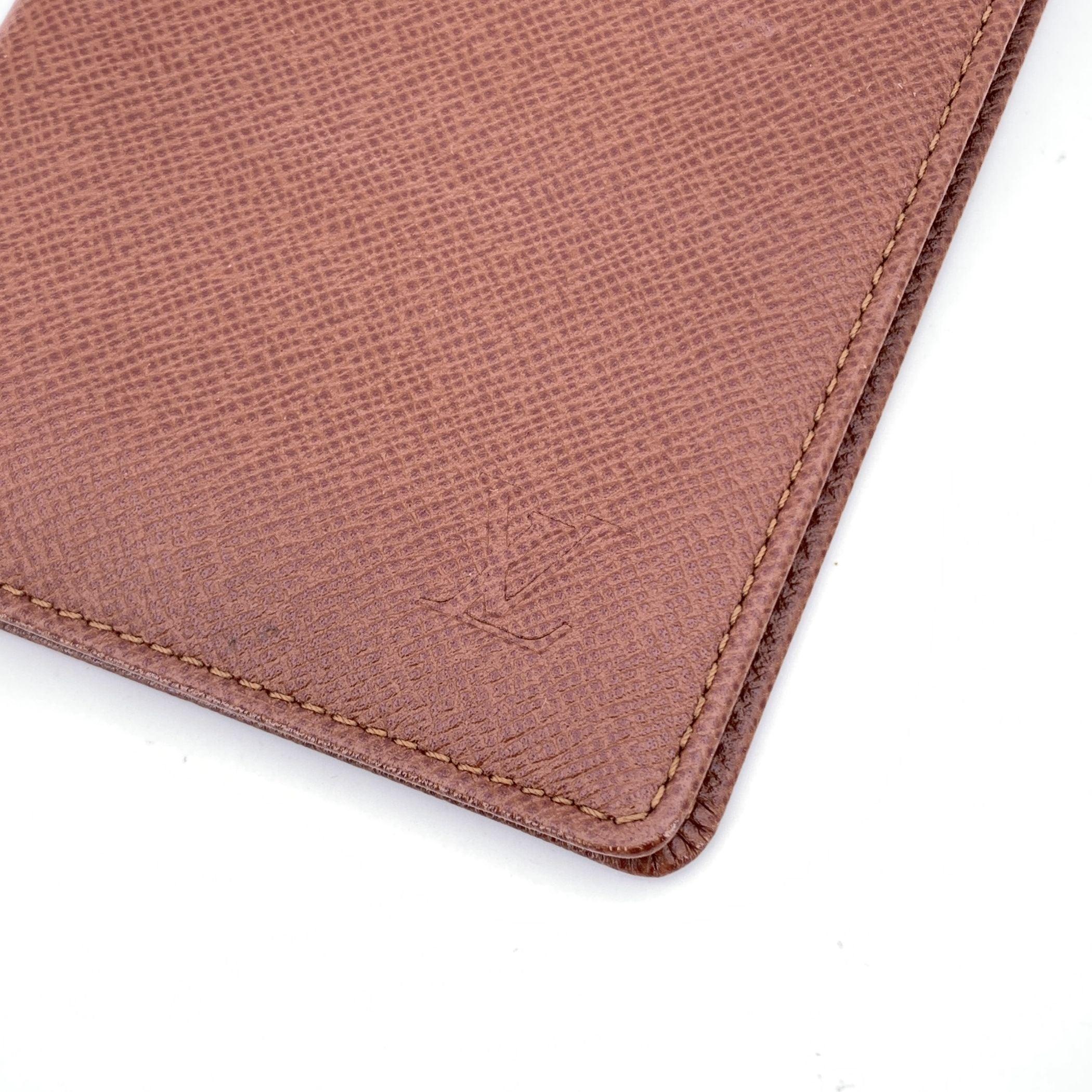 Louis Vuitton Vintage Tan Leather ID Card Wallet Photo Holder In Good Condition For Sale In Rome, Rome