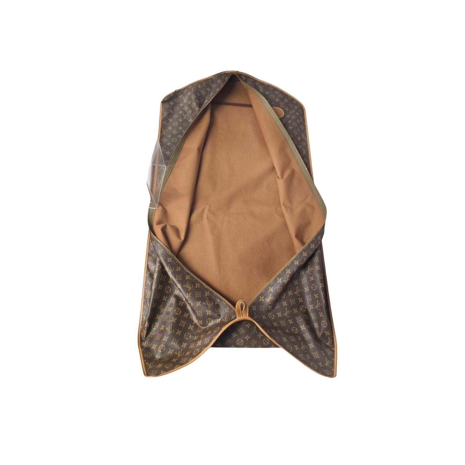 Louis Vuitton Vintage ‘The French Company’ Monogram Garment Bag In Excellent Condition For Sale In Scottsdale, AZ