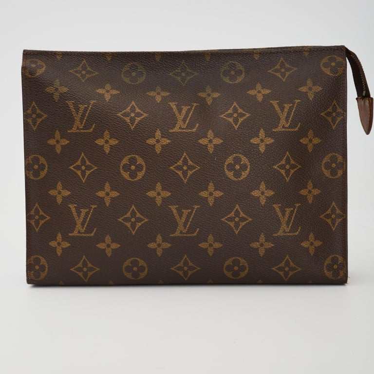 toiletry pouch lv